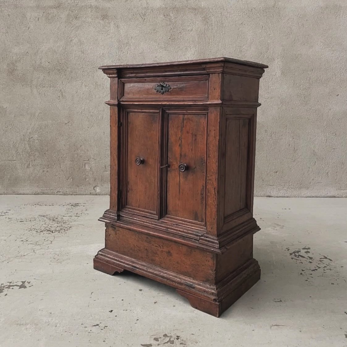 TUSCAN CUPBOARD