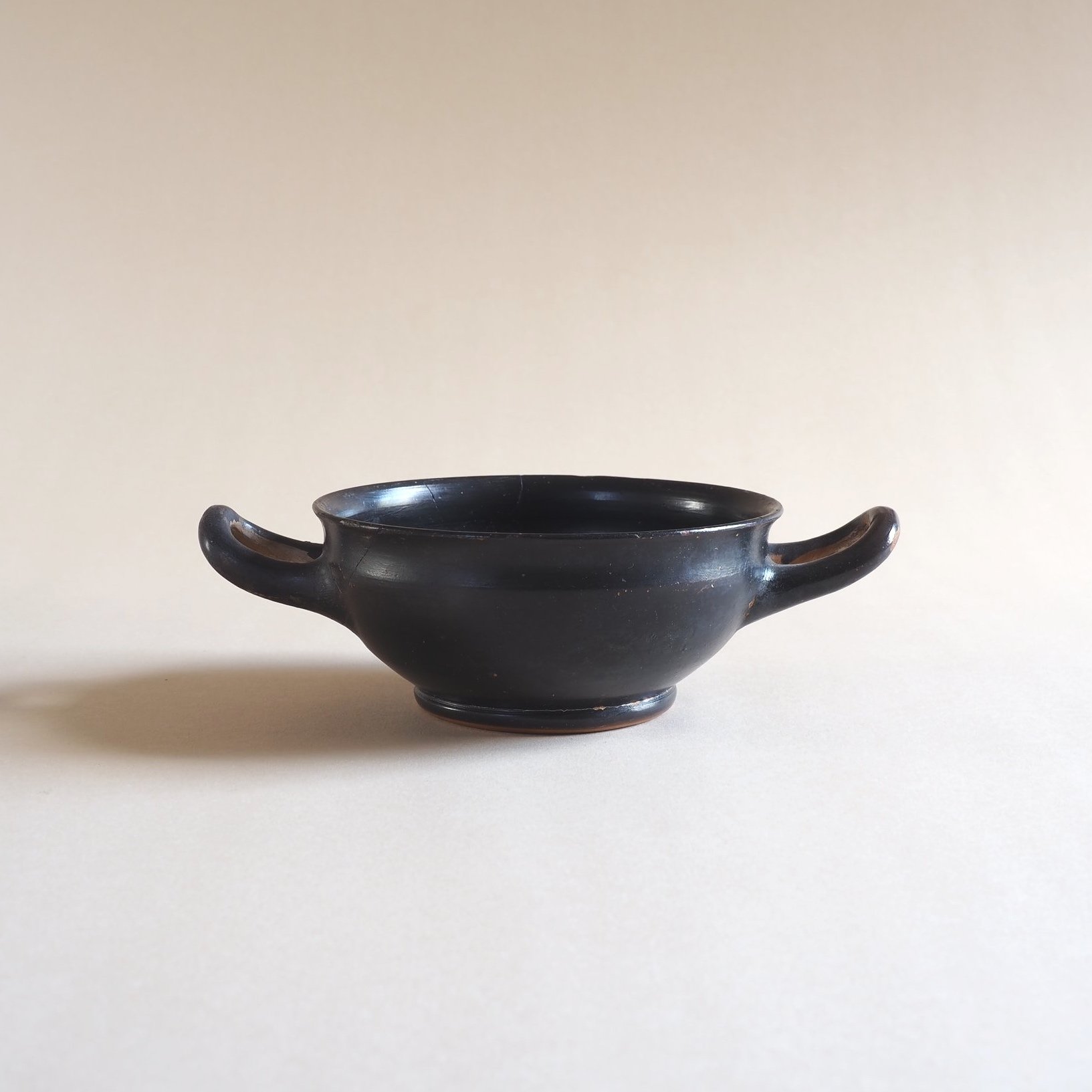GREEK BLACK GLAZE STEMLESS KYLIX