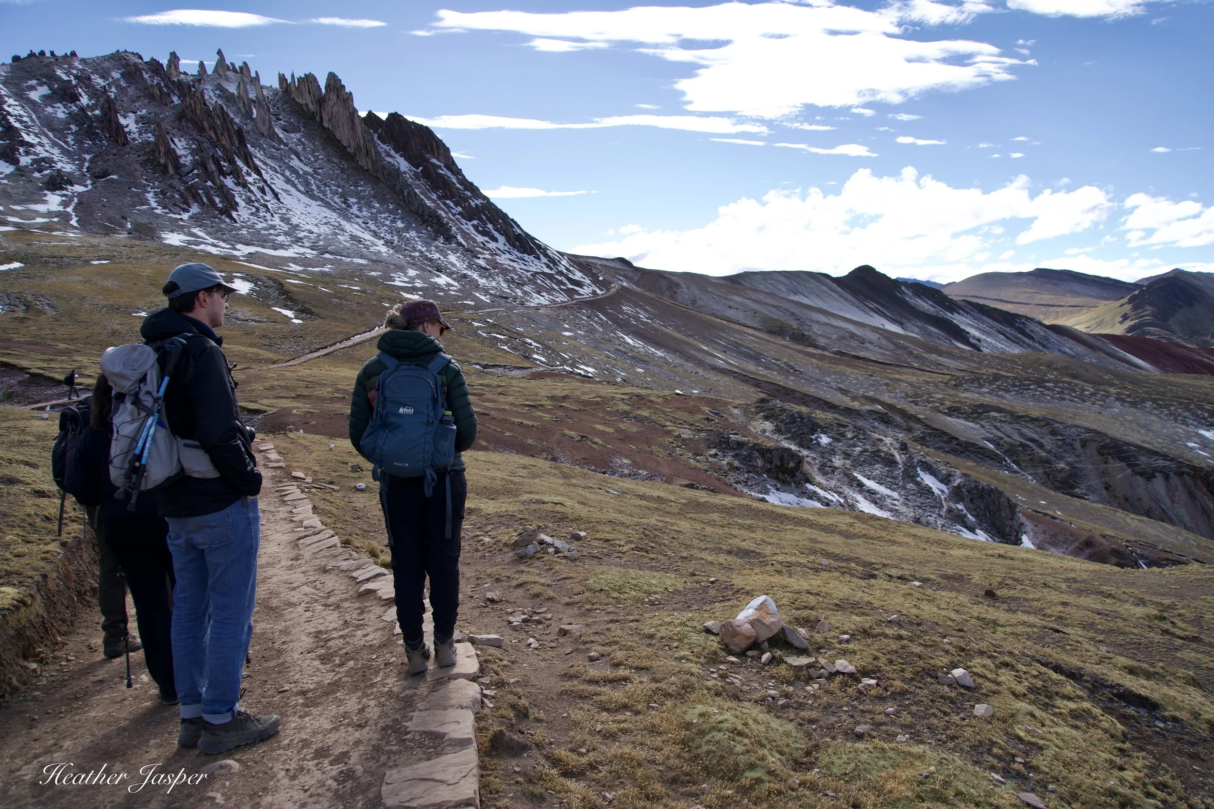 how to hike Palccoyo rainbow mountain Peru