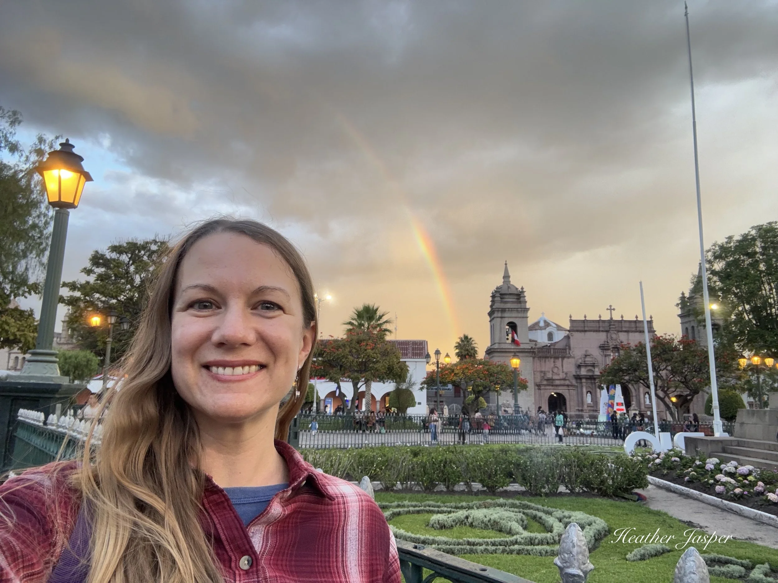 how to avoid scams and theft when you travel