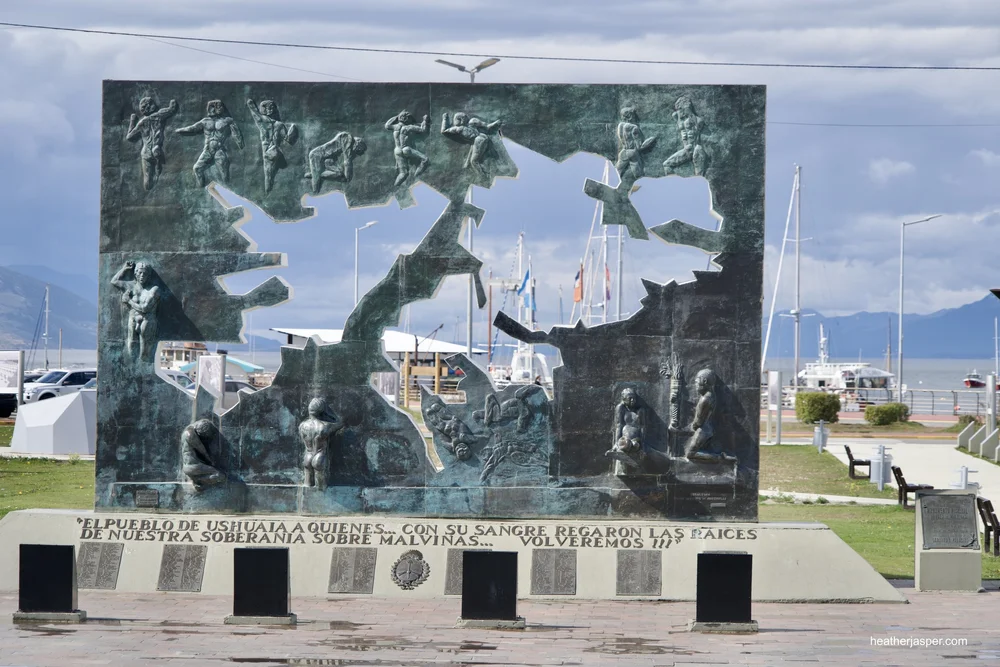 Plaza Malvinas 2.jpeg