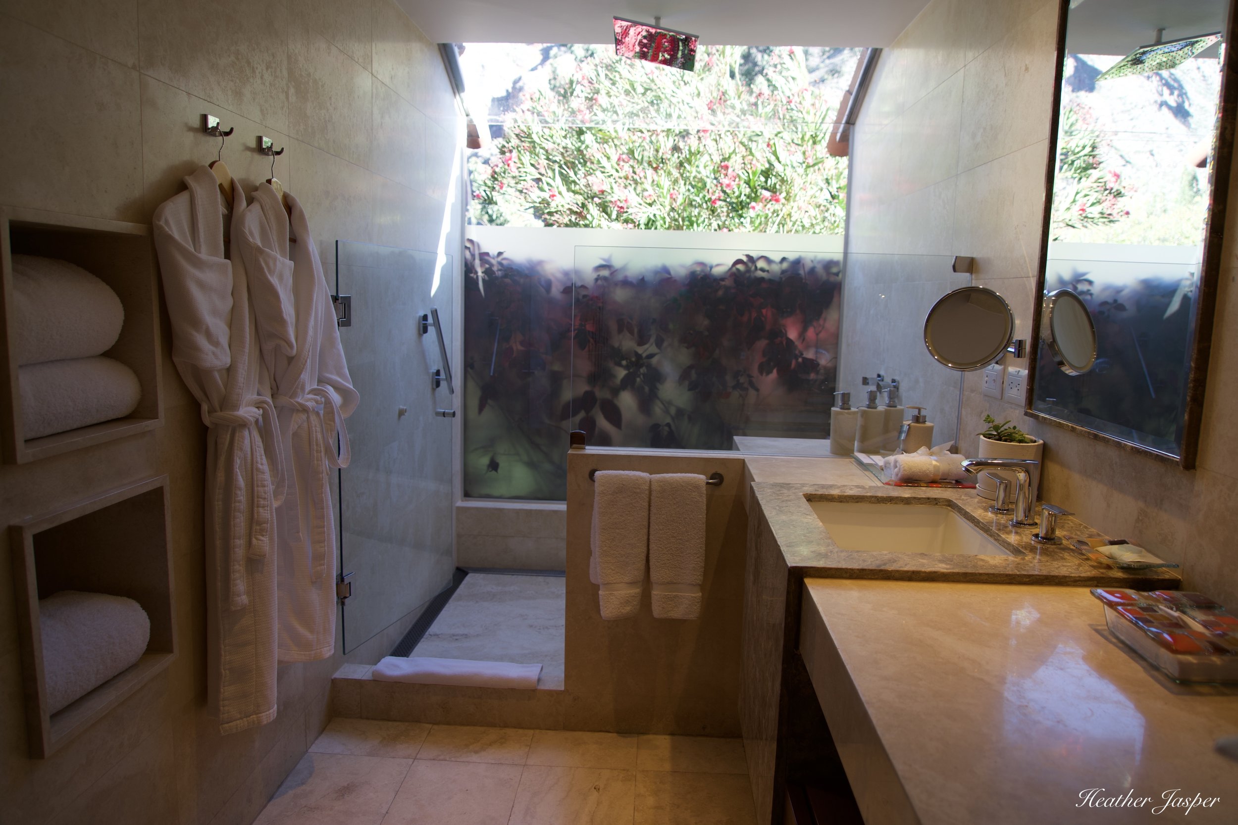 garden suite bathroom.jpeg