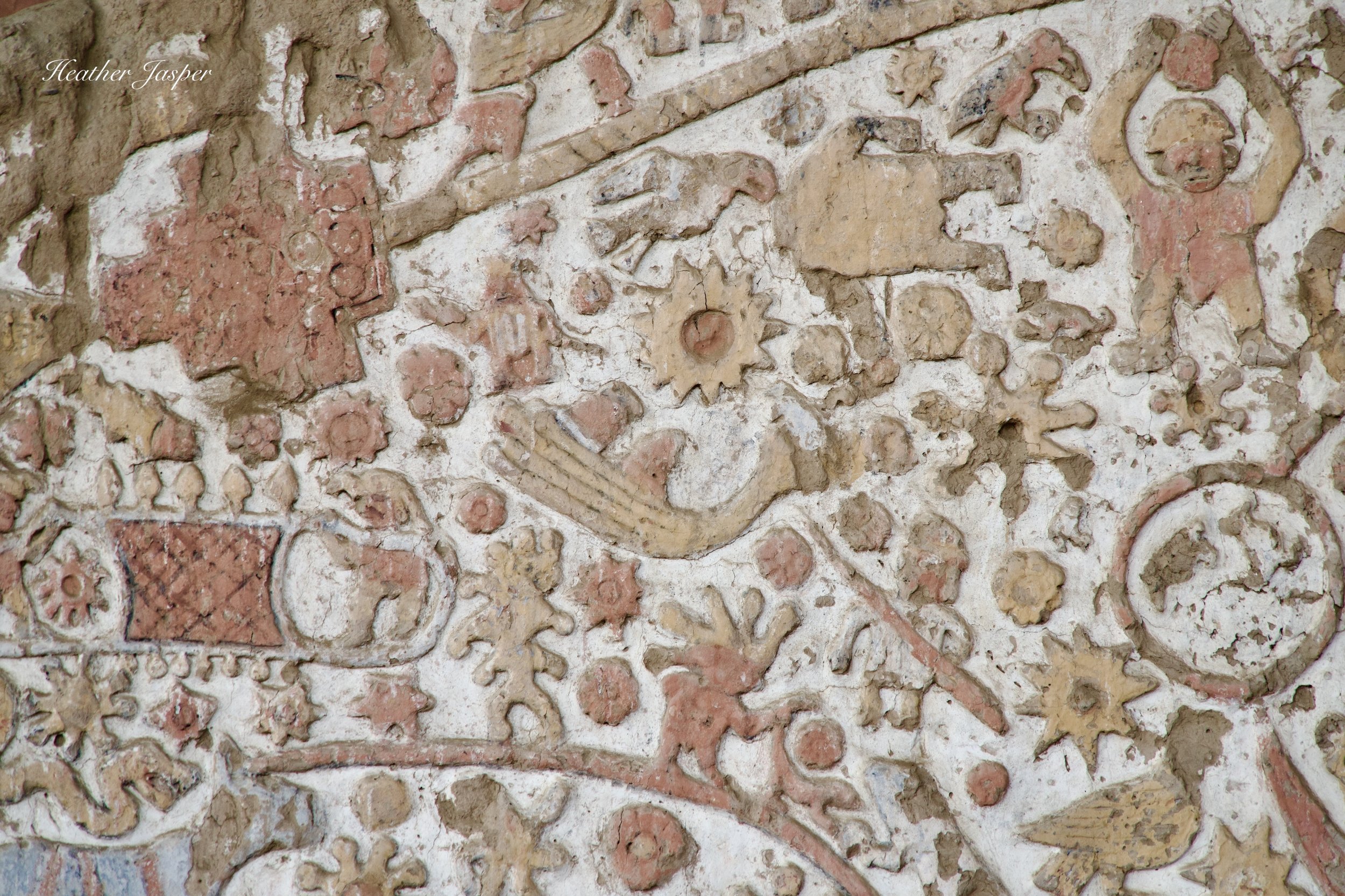 You can see a caballito de totora in the center of this part of the mural.