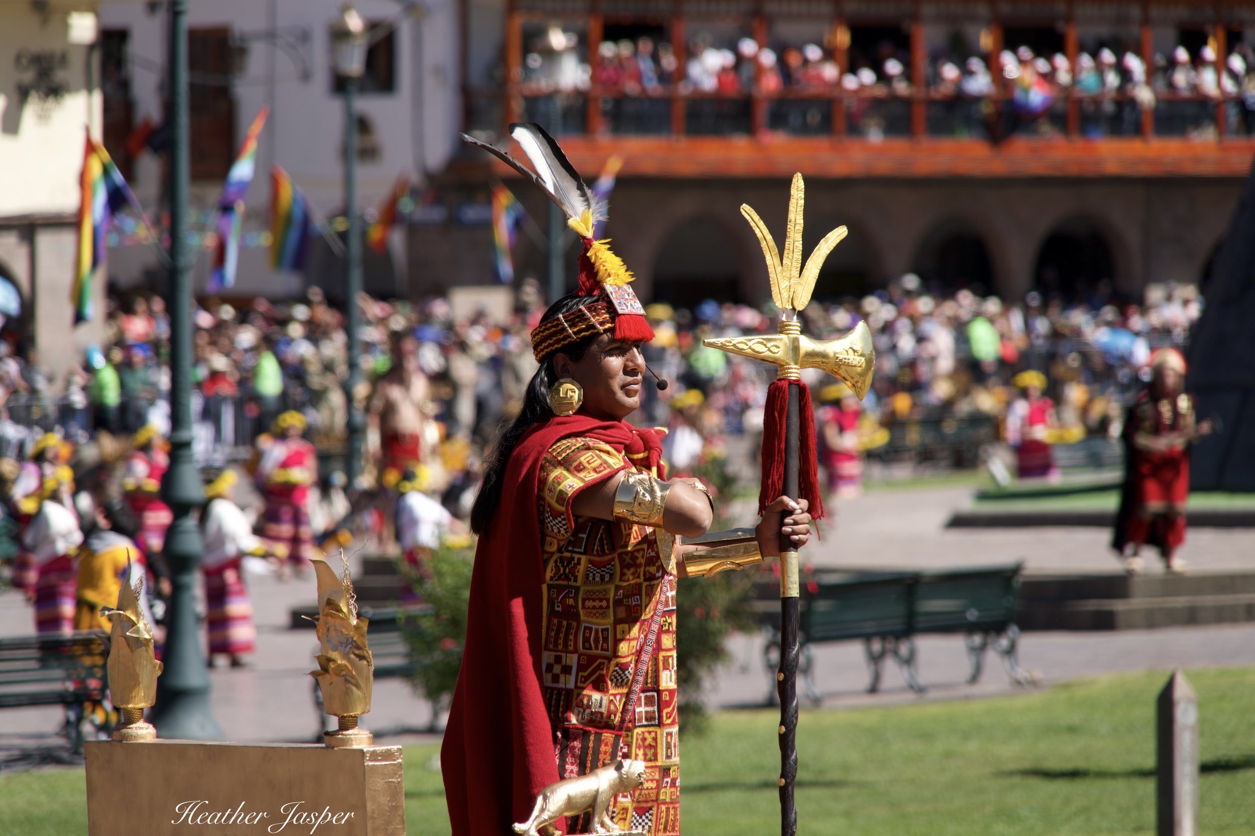 Act 2: Plaza de Armas