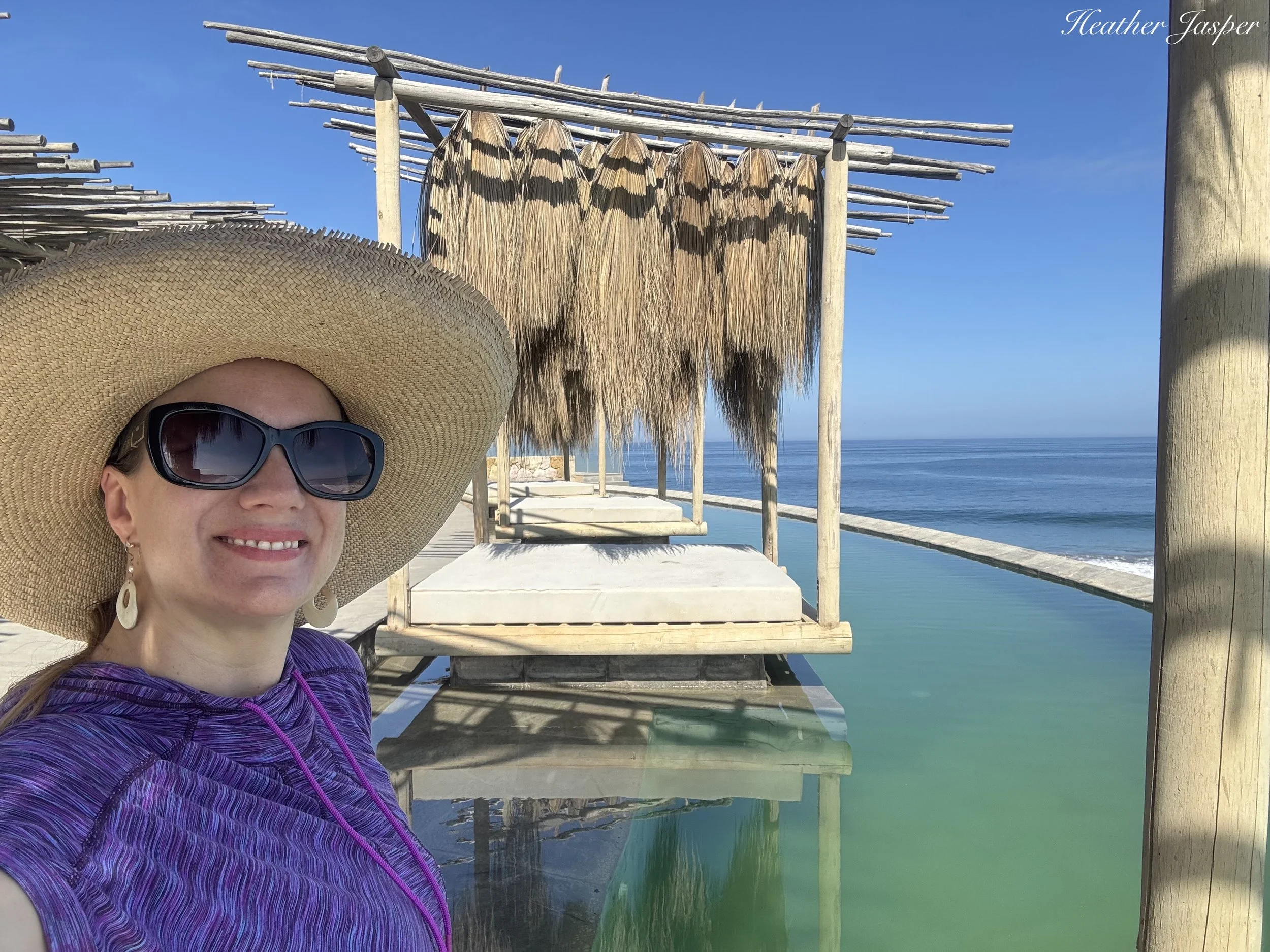 I loved the pool and loungers over the water!