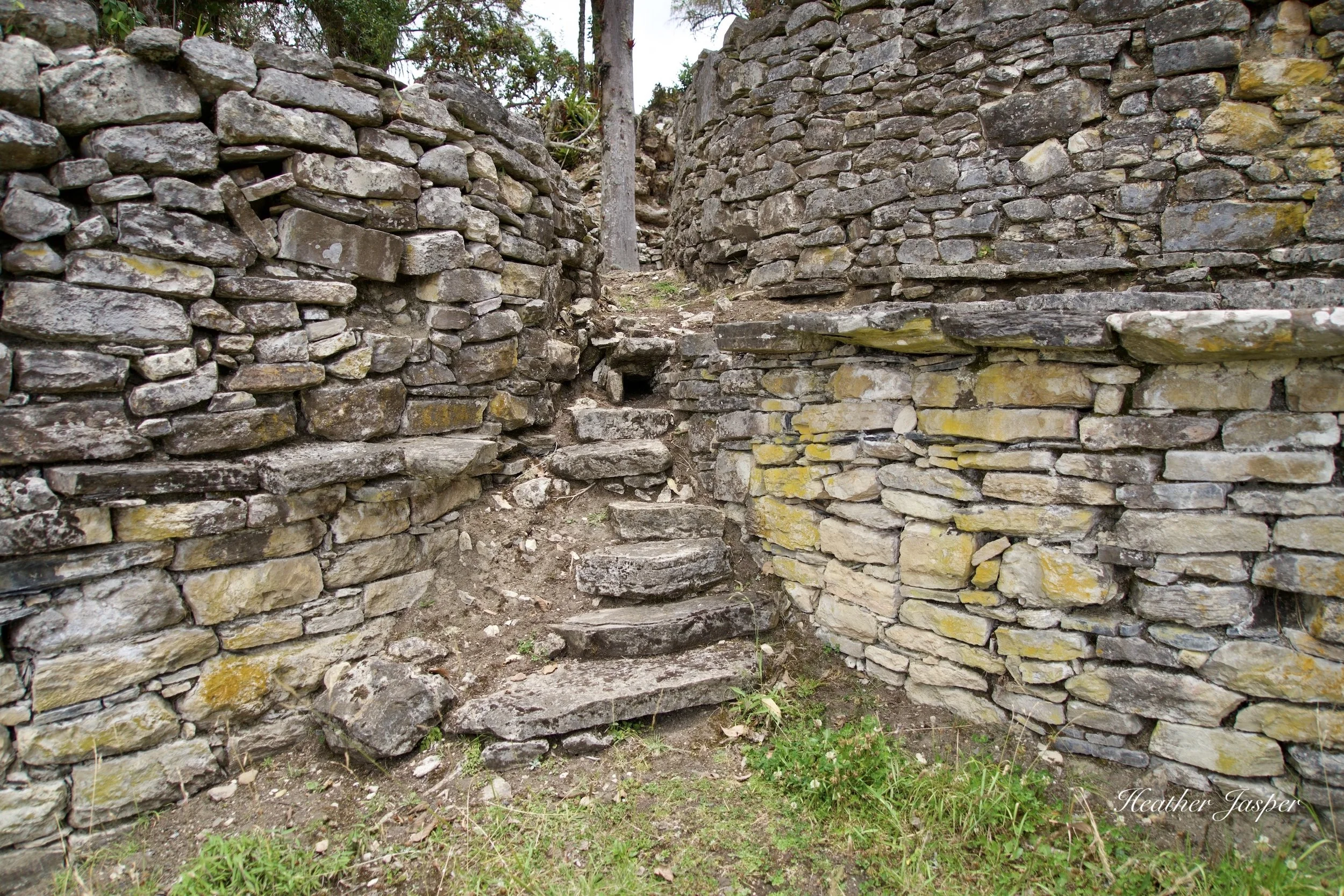 Kuelap houses 4.jpeg