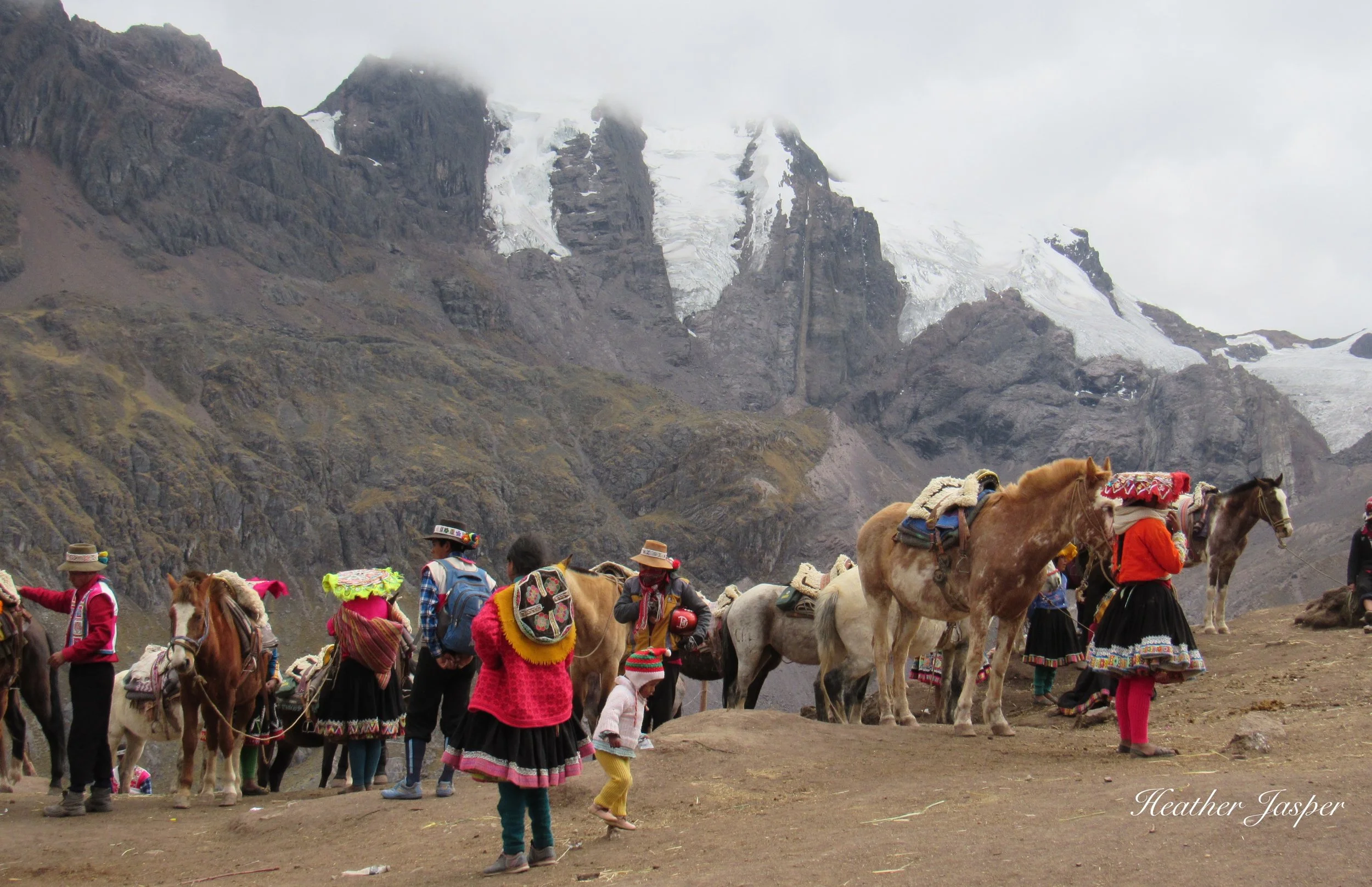 communities at Rainbow Mountain Peru