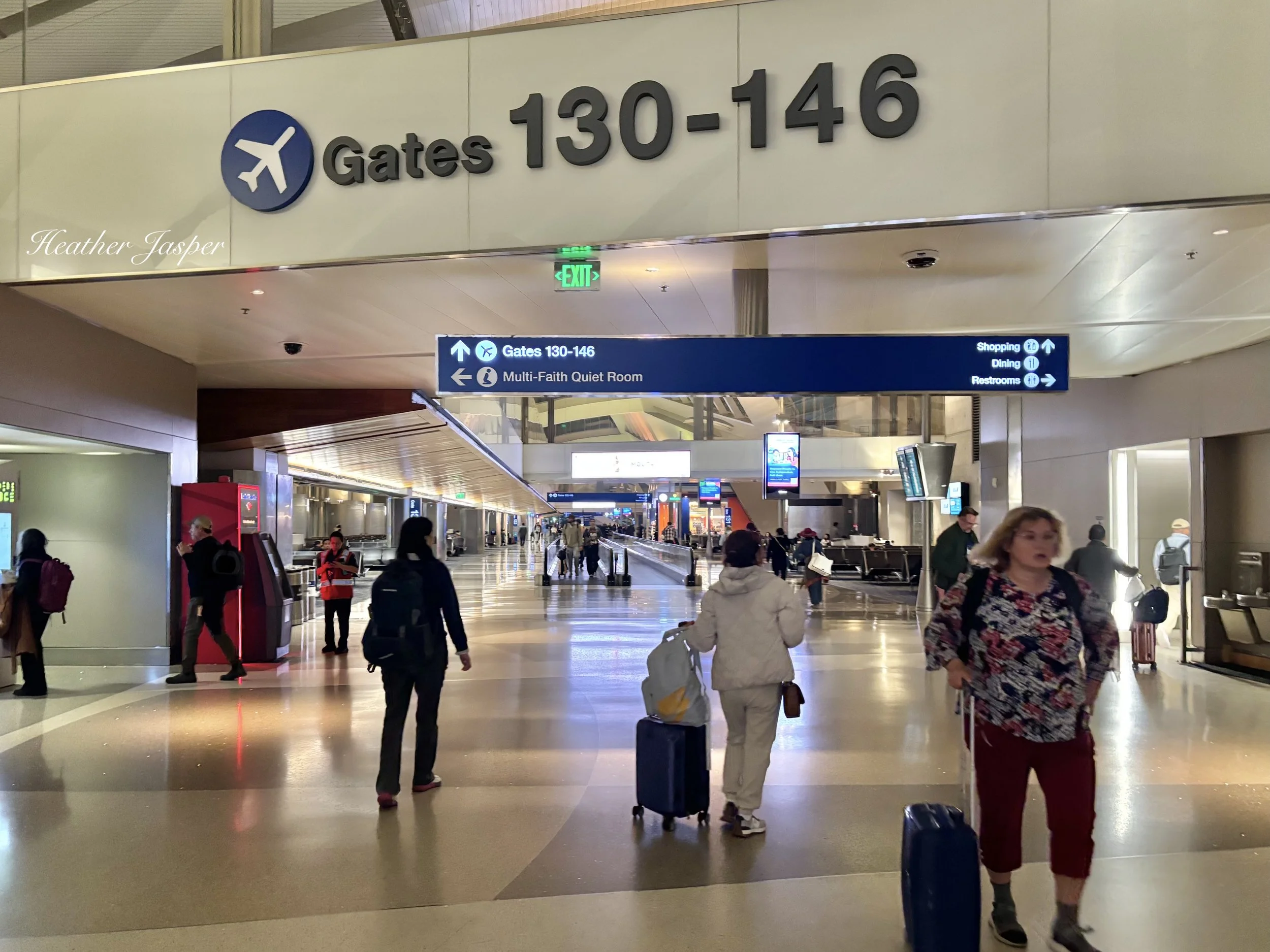 how to pack for long layovers