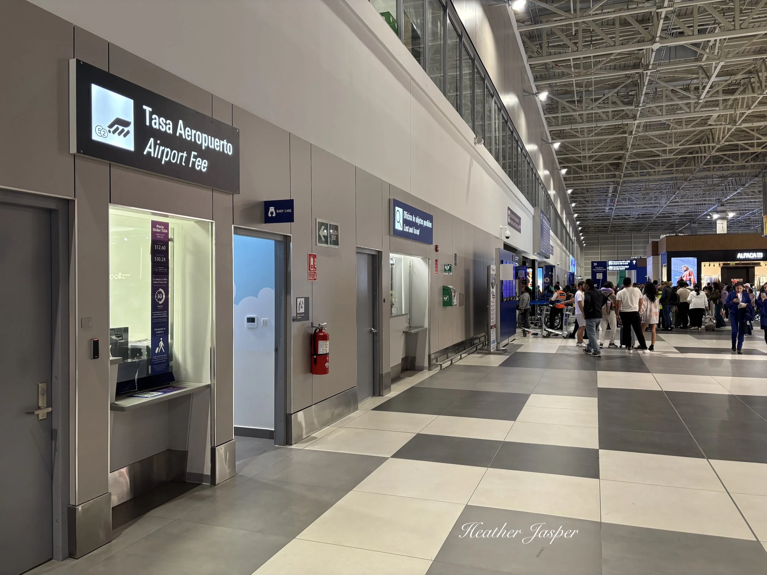 where to pay the airport fee at the Lima airport Peru