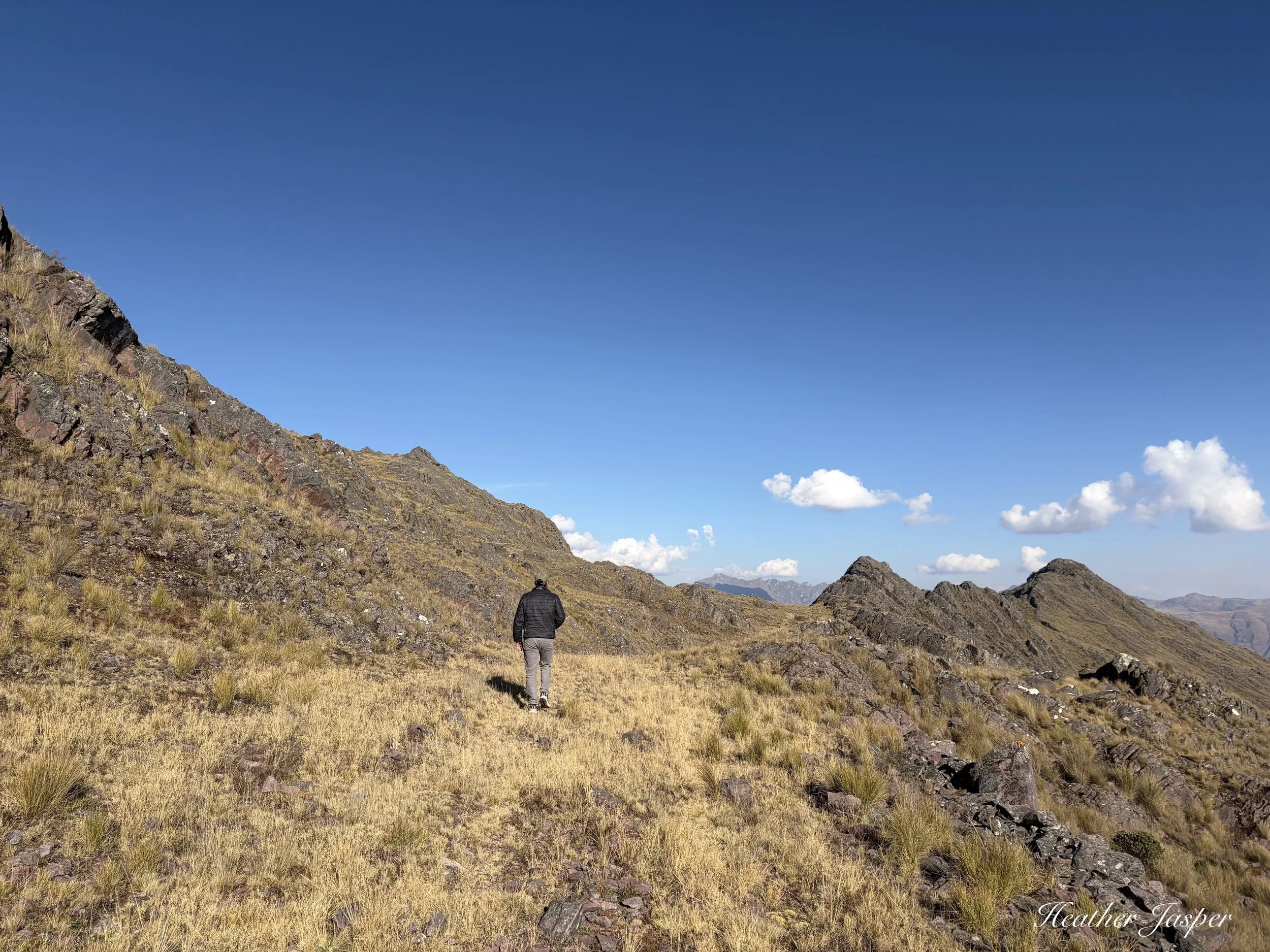 Pamuri Andes Lodge Huancavelica Peru hike