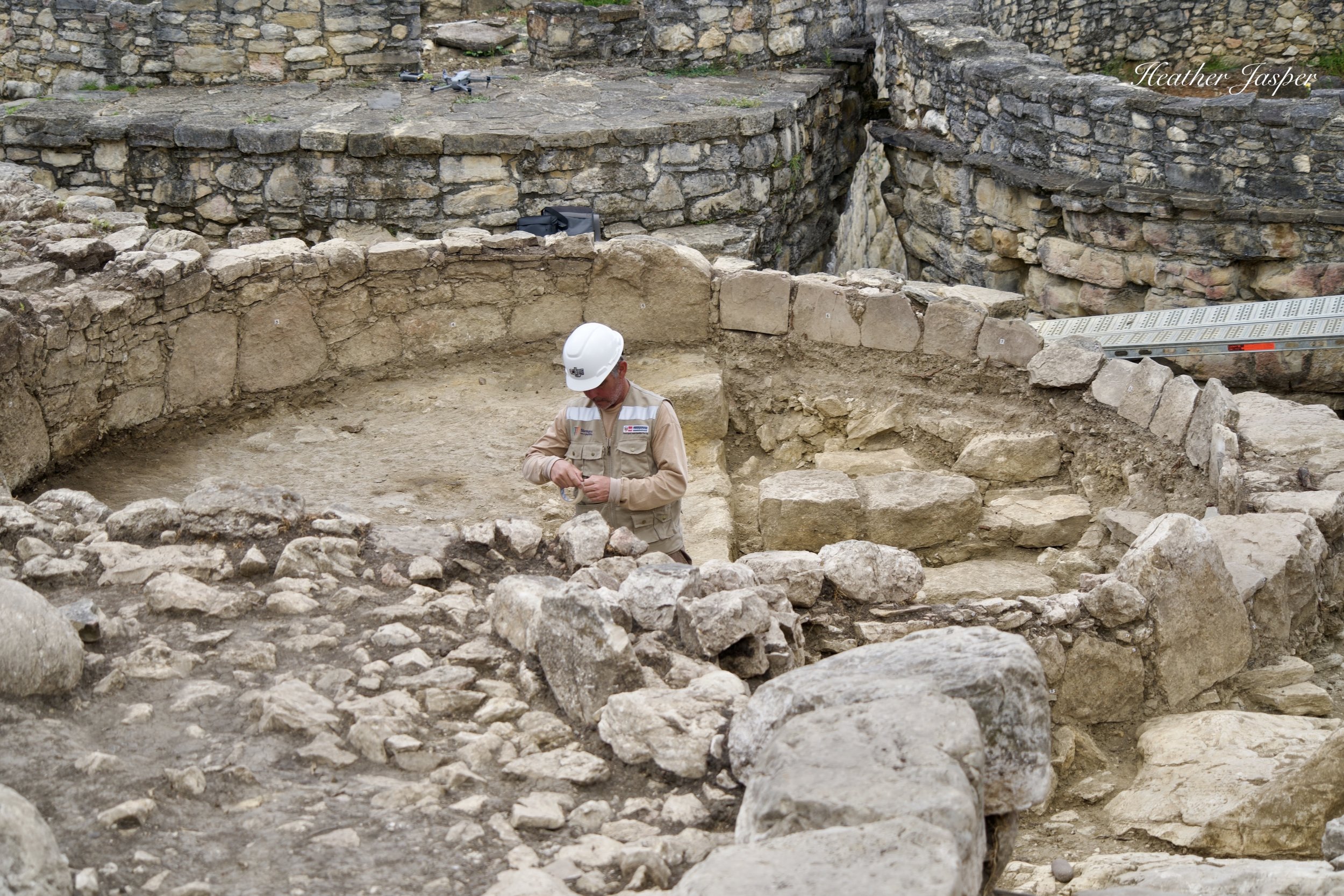 excavation at Kuélap Amazonas Peru tomb