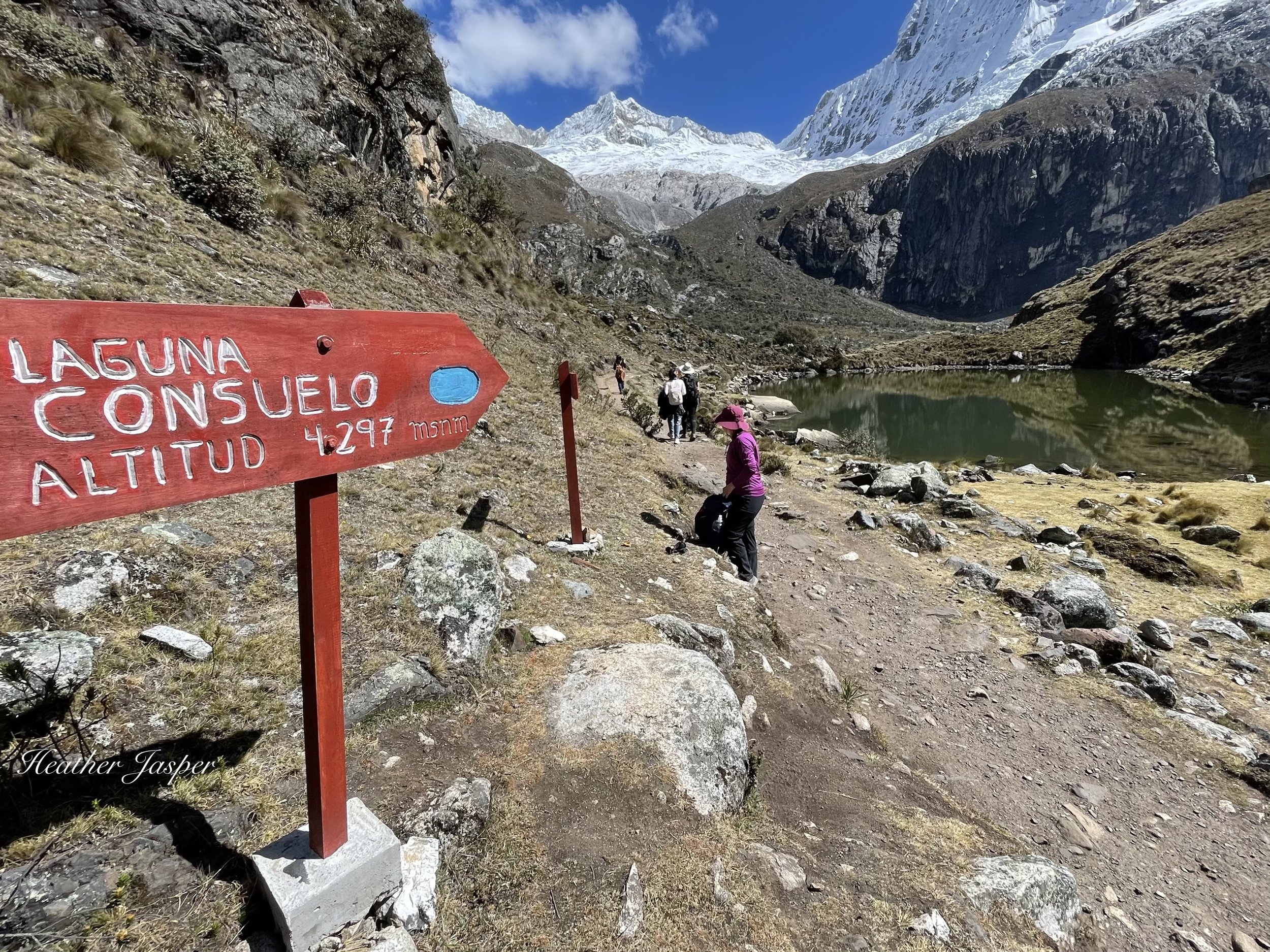 Laguna Consuelo camino a Laguna 69 Cordillera Blanca Peru