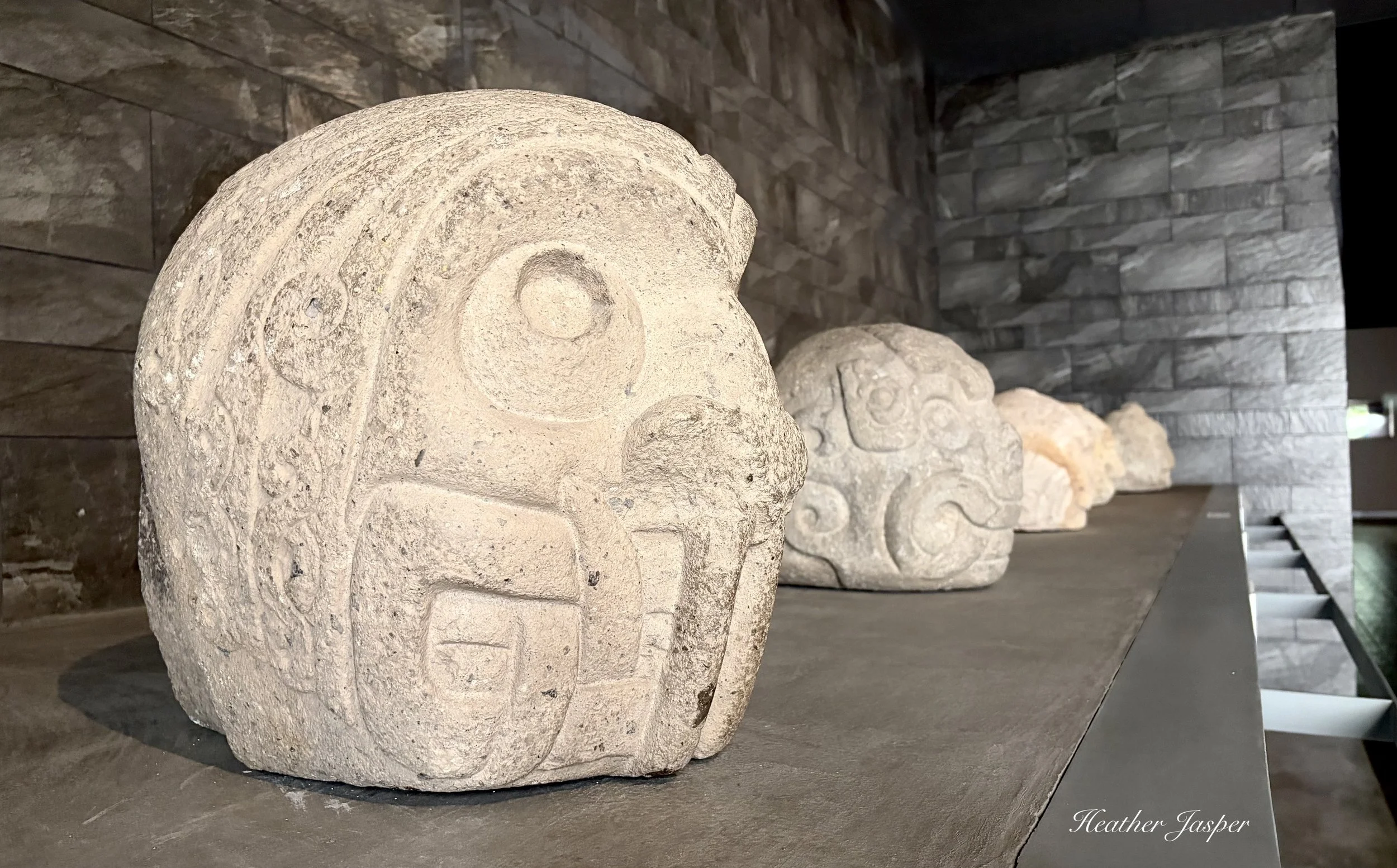 cabeza clava Chavín museum Peru