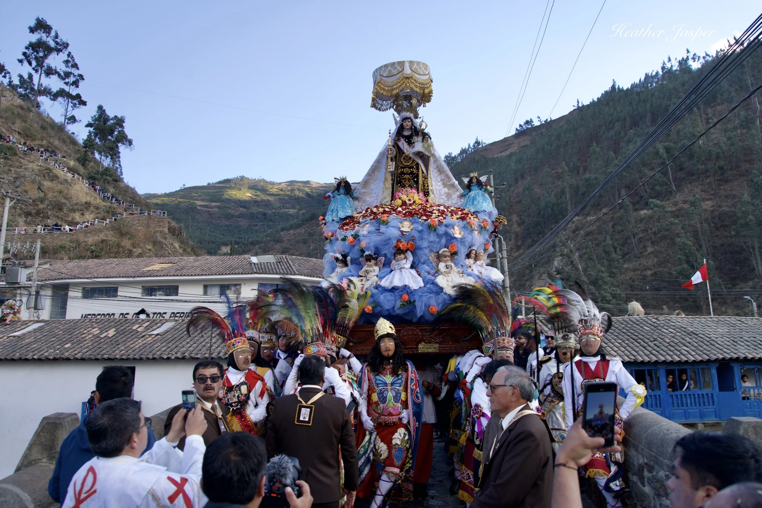 Virgen del Carmen en Puente Carlos III Paucartambo Peru