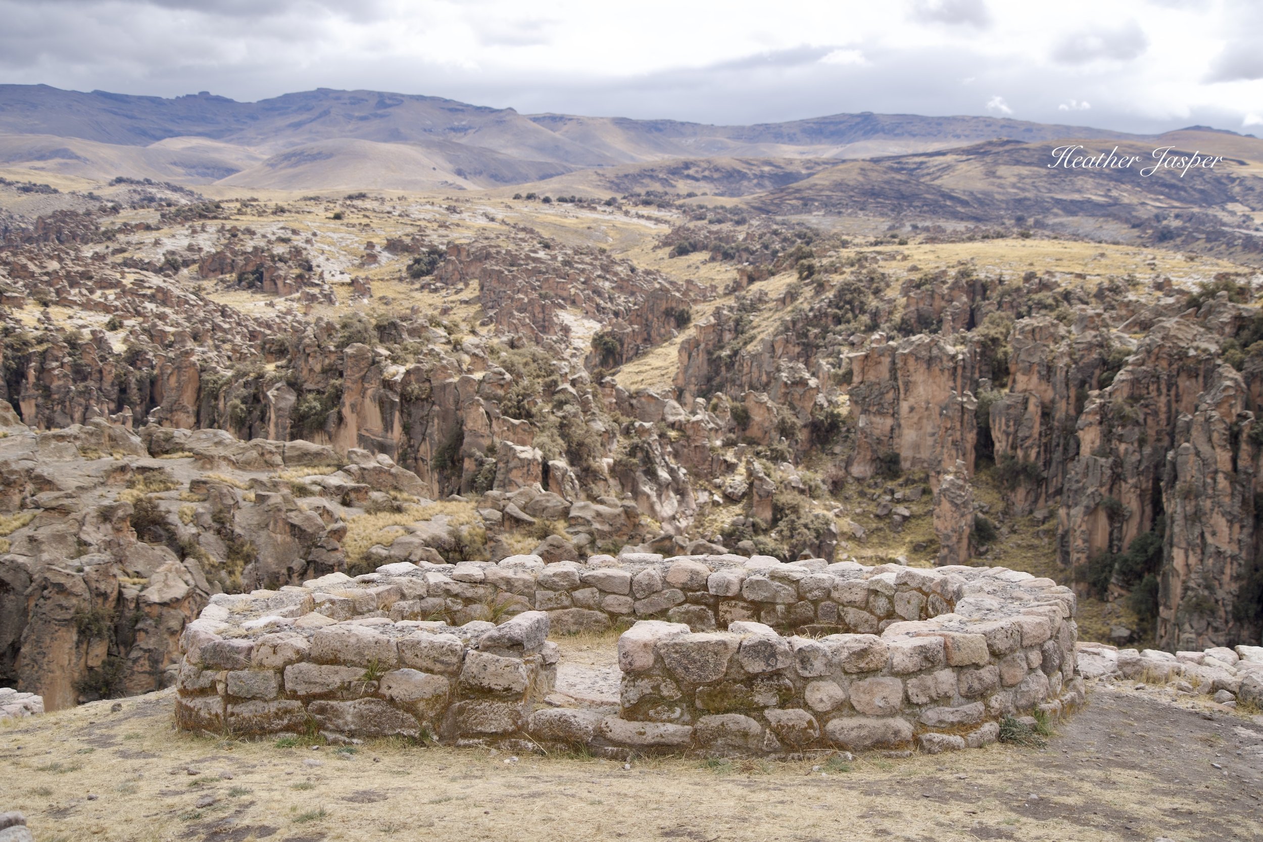 circular ruins at Taqrachullo Peru