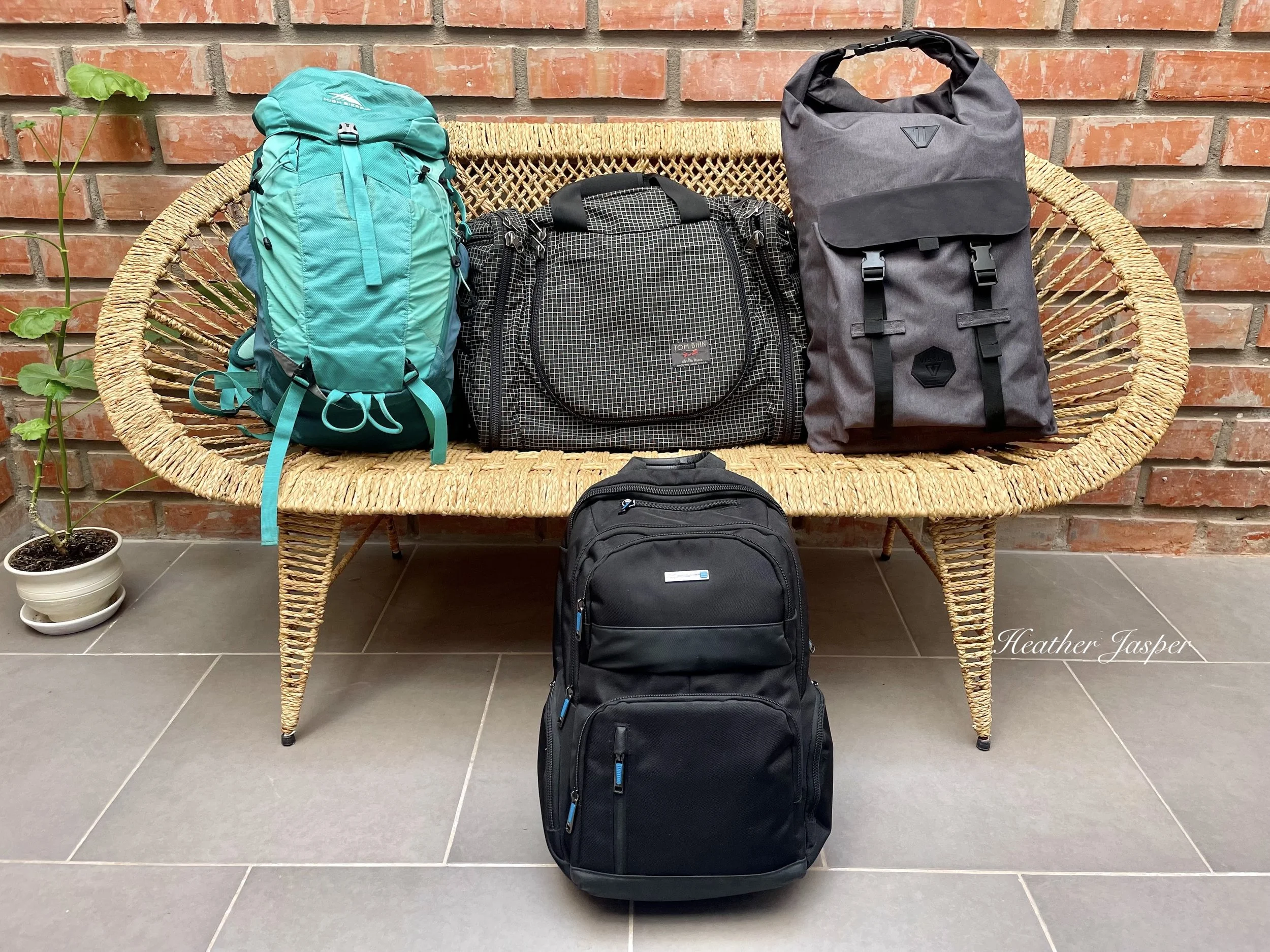 backpacks how to pack light travel tip