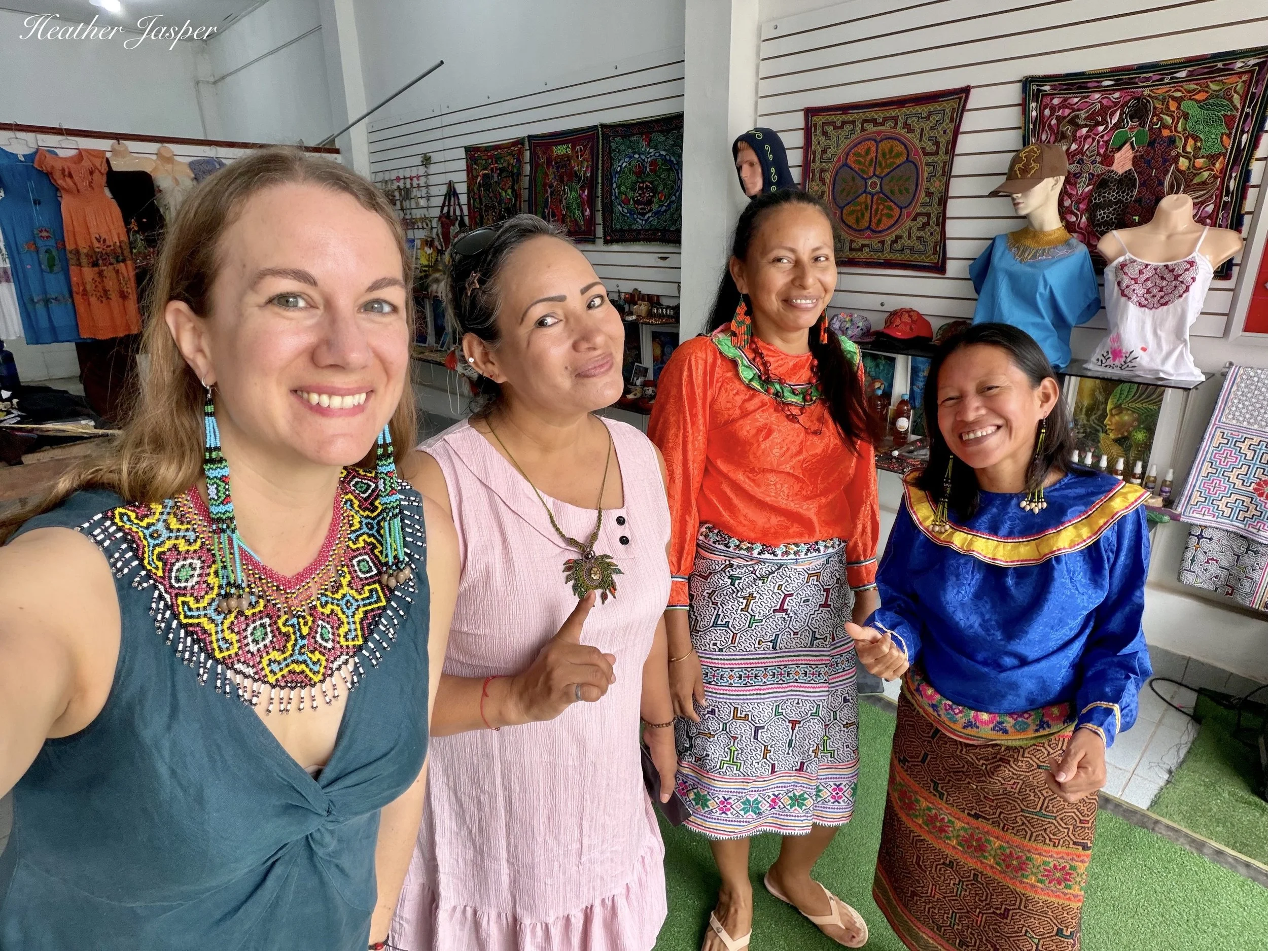women artists in Pucallpa Peru