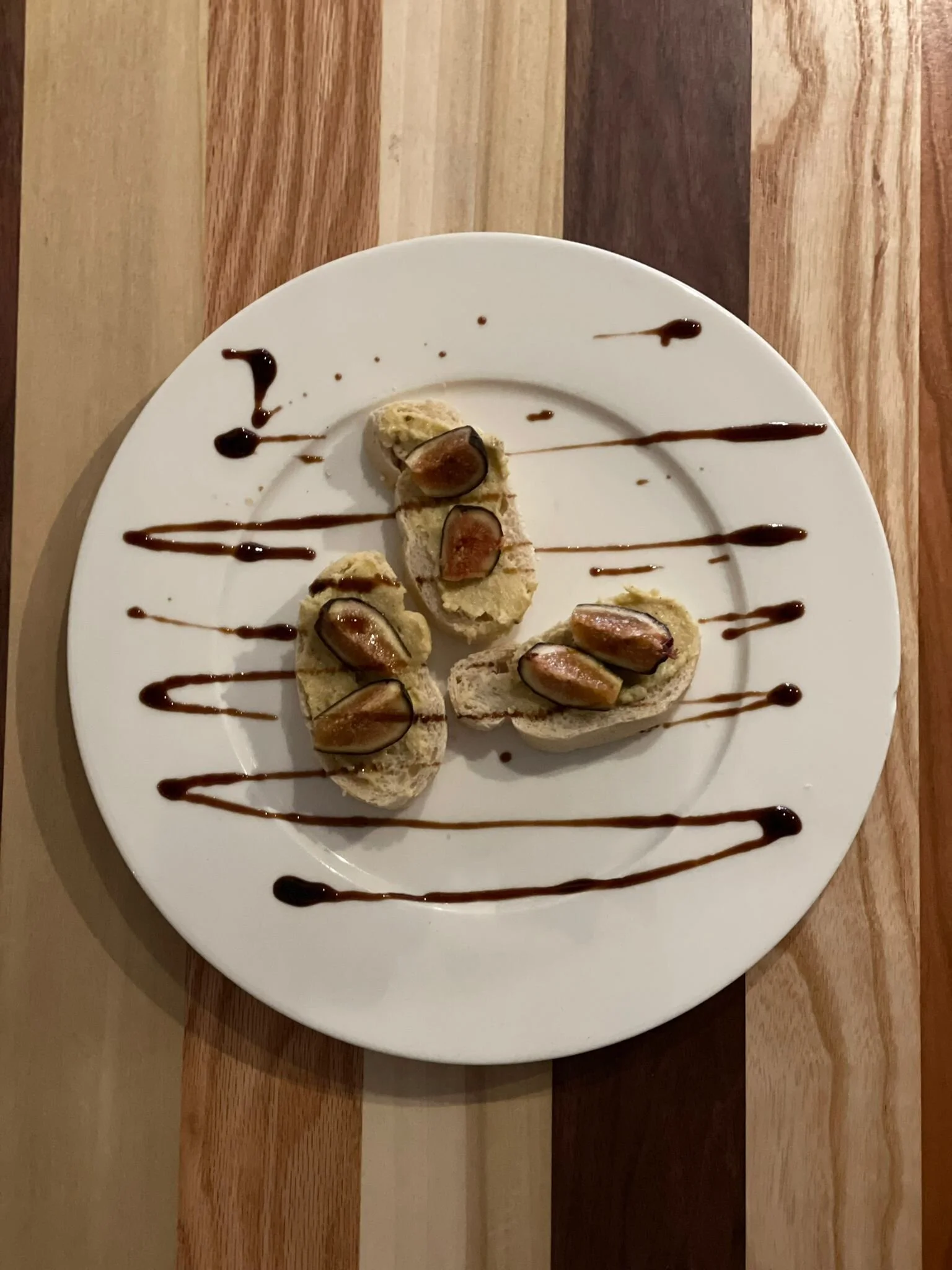 Crostini with Artichokes Pate, Fresh Figs and Balsamic Glaze