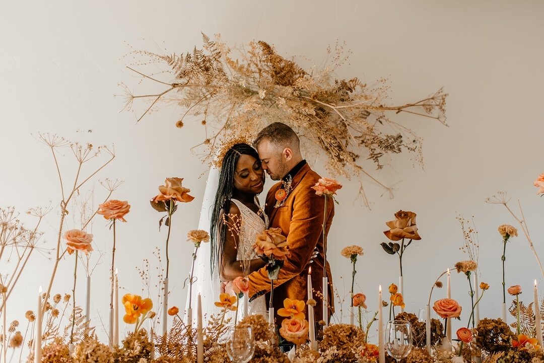 An intimate table for you and your lover&hellip;. 

Photography: @maggiegracephoto
Venue: @scandiainn
Florals: @twohandsfloral
Furniture Rentals: @rent_ecru
Videography: @makenziewilsonmedia 
Makeup: @sdartistry208
Cake: @dulcerella_customcakes
Dress