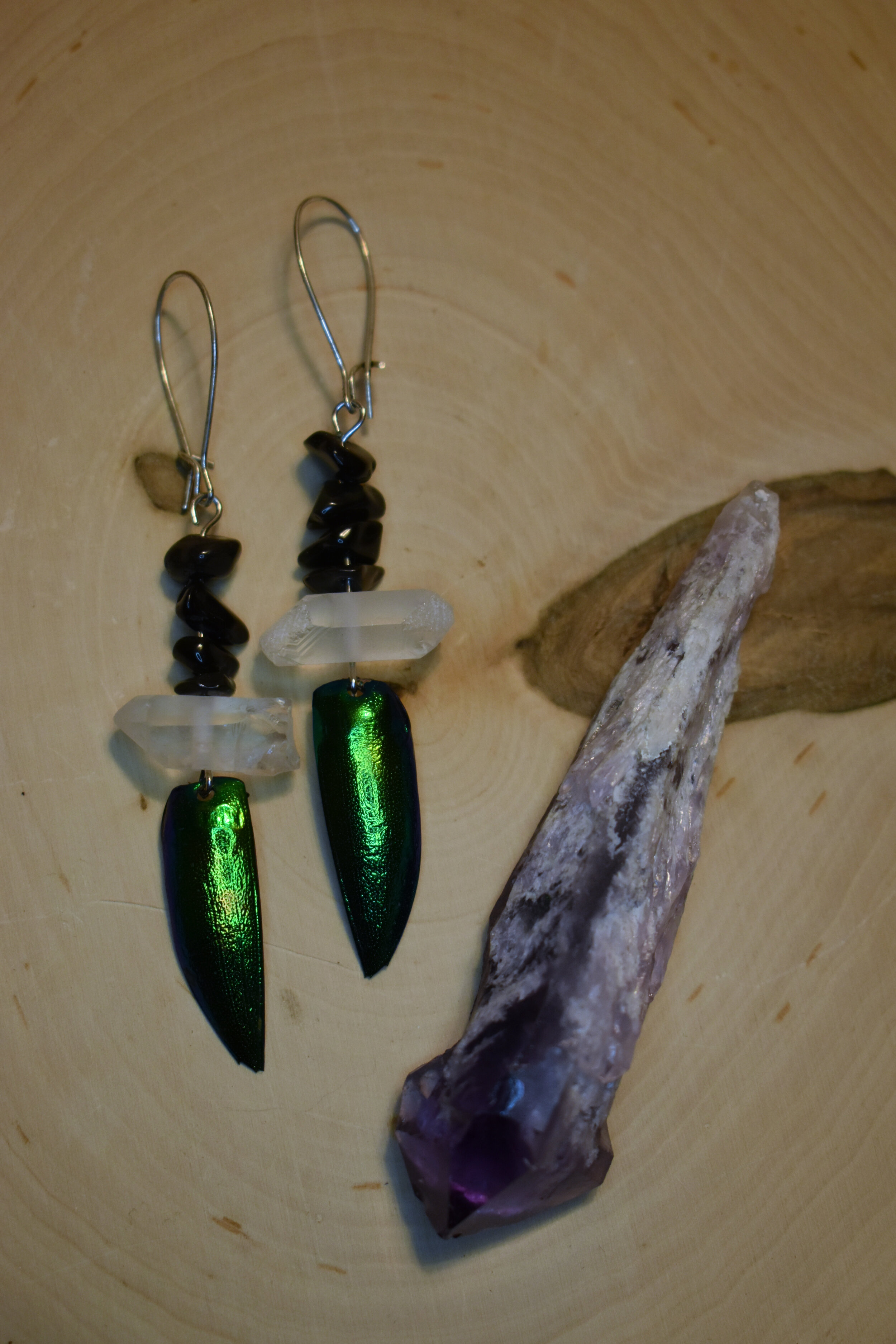 Quartz, onyx, and beetle