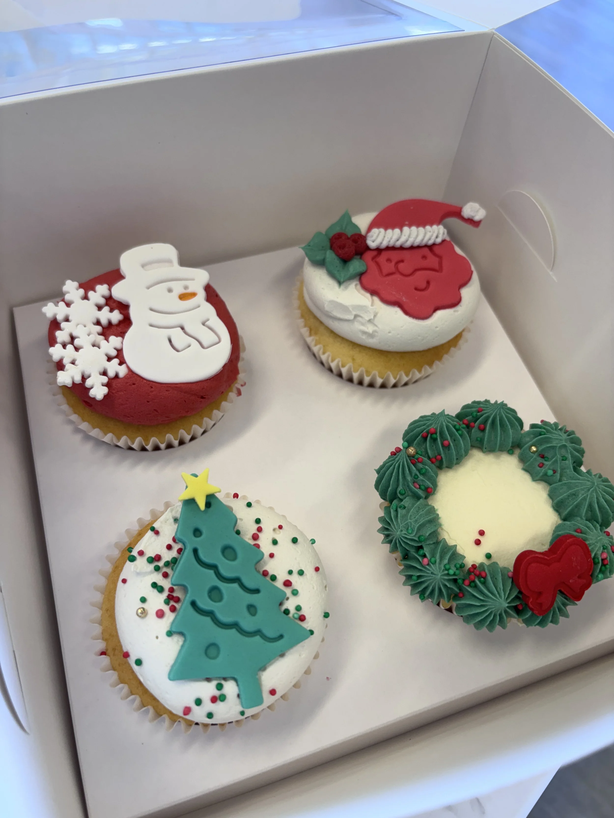 christmas cupcake.JPG