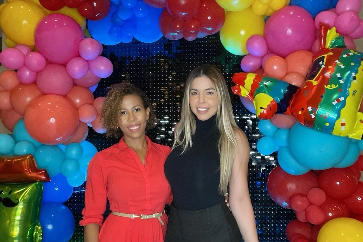 Create unforgettable memories with our luxury open air photo booth rentals in Las Vegas. 📸🎈 Perfect for weddings, corporate events, birthday parties, trade shows, brand activations, and upscale celebrations, our modern booths deliver high-quality p
