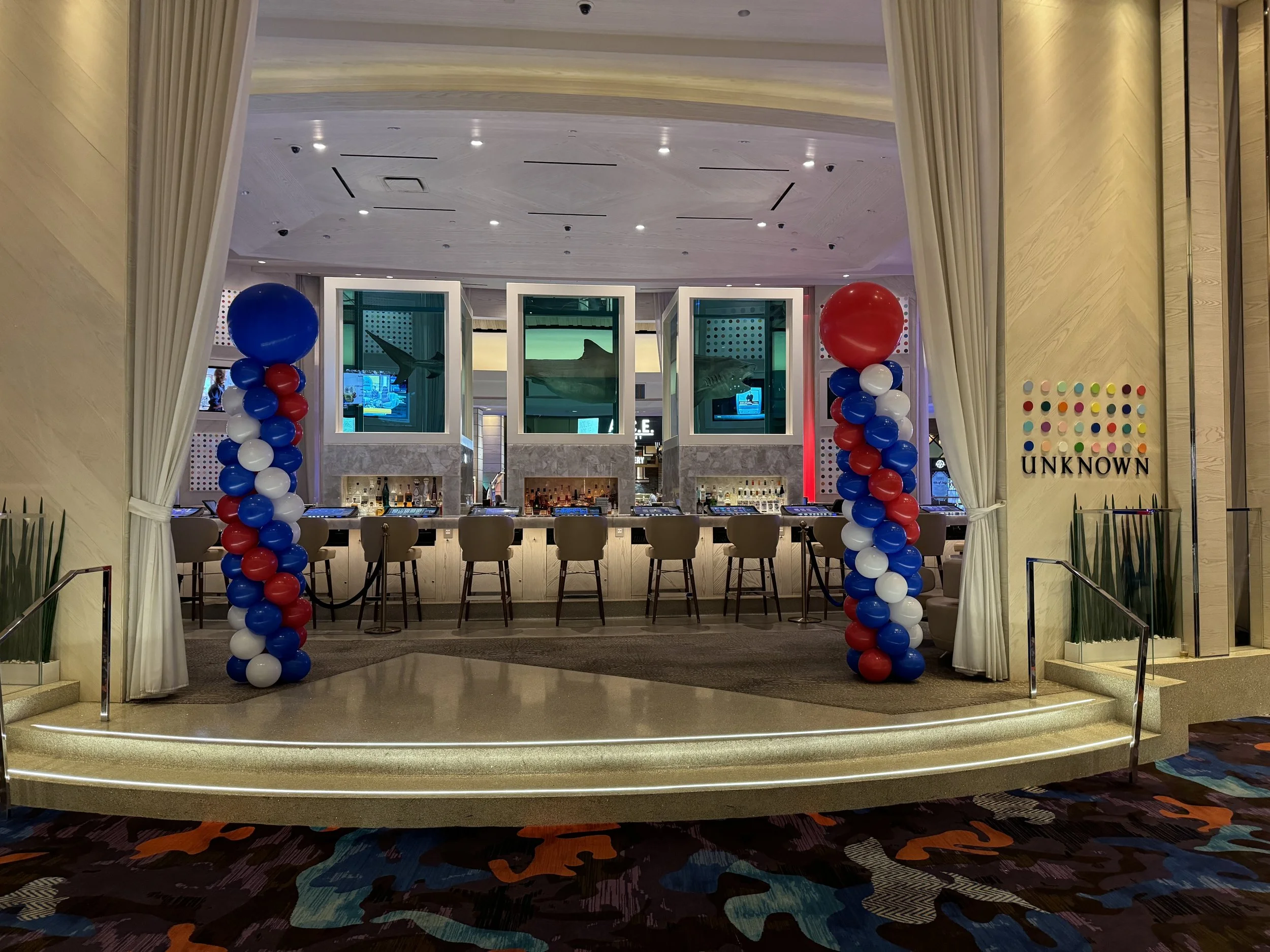 balloon decor Las Vegas balloon columns