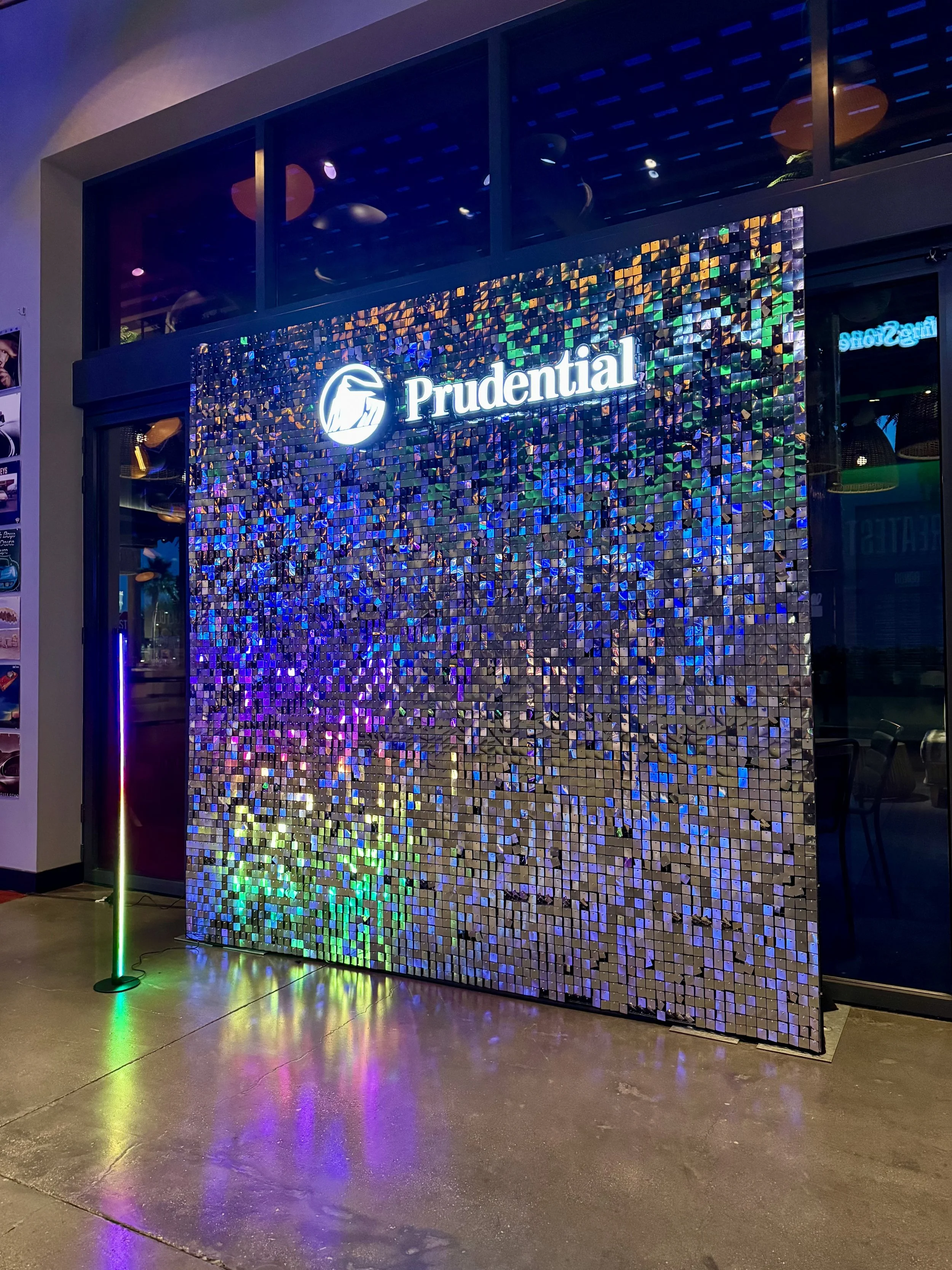 SILVER SHIMMER WALL 8FT X 8FT