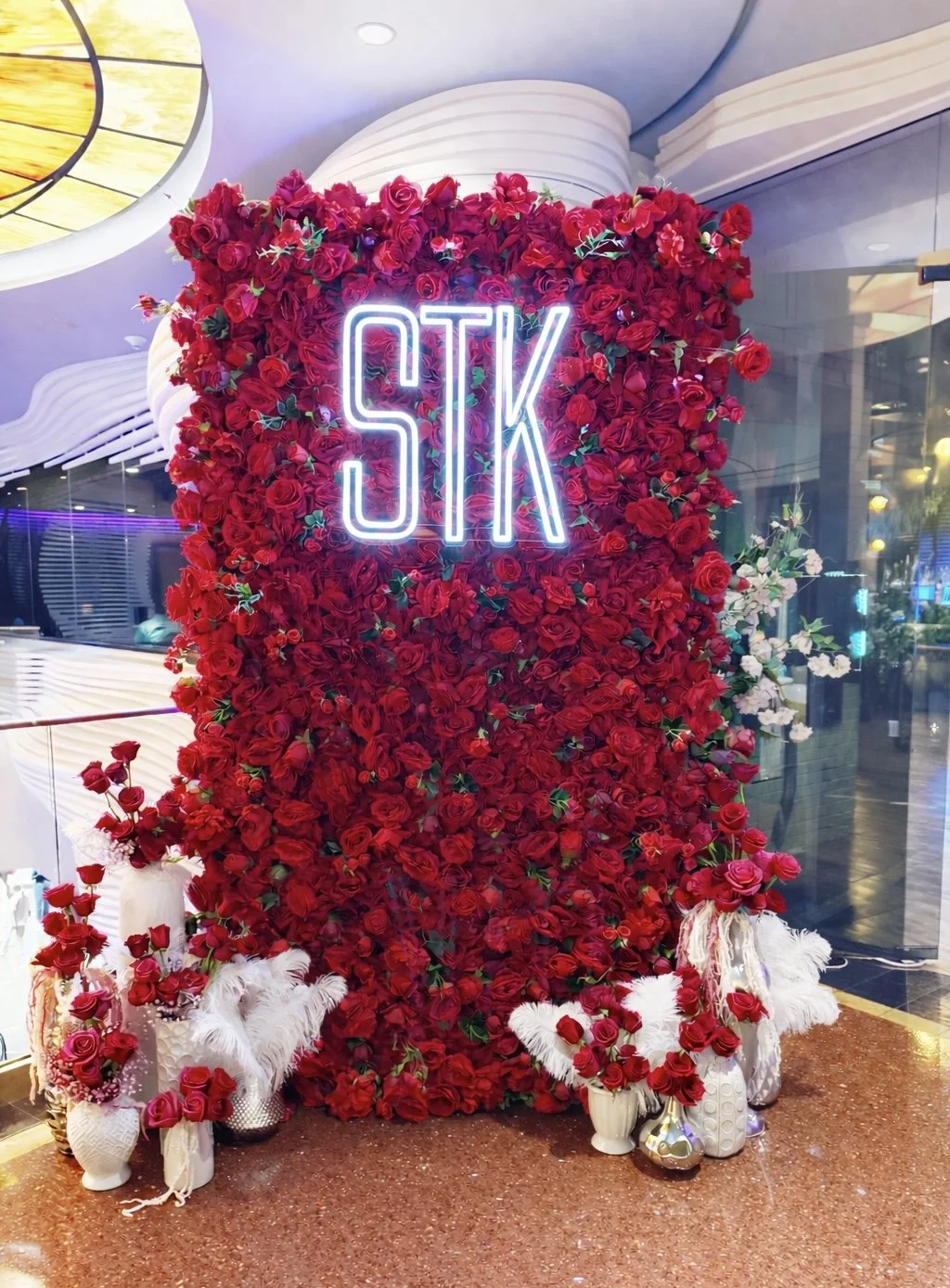 MOULIN ROUGE FLOWER WALL 8FT X 4FT