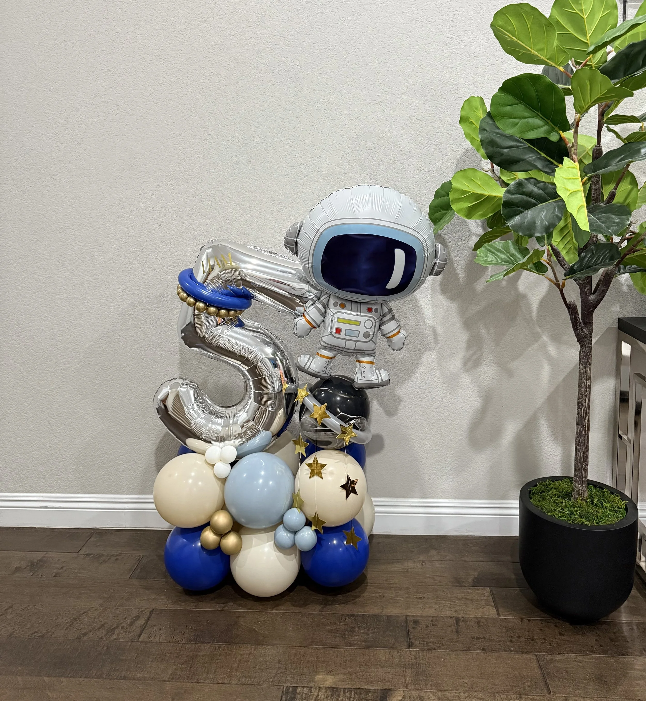 outer space balloon stack birthday balloon tower flower walls Las Vegas balloon decor