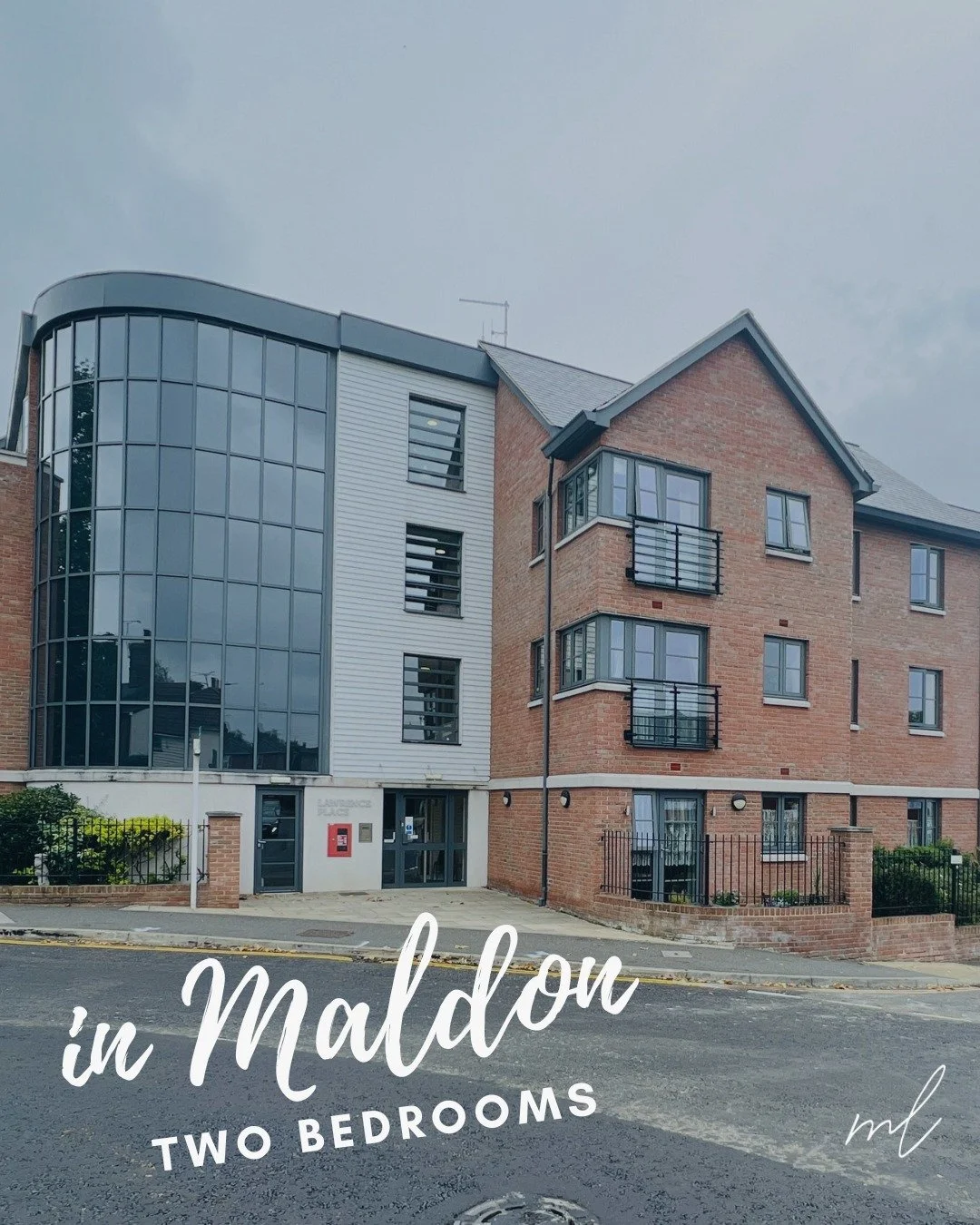 We are delighted to share this new listing for a 2 bedroom, stylish over 60's, ground floor retirement property which is based in the heart of Maldon. Modern throughout. For further details click the link in our bio or contact us on 01621 850145.