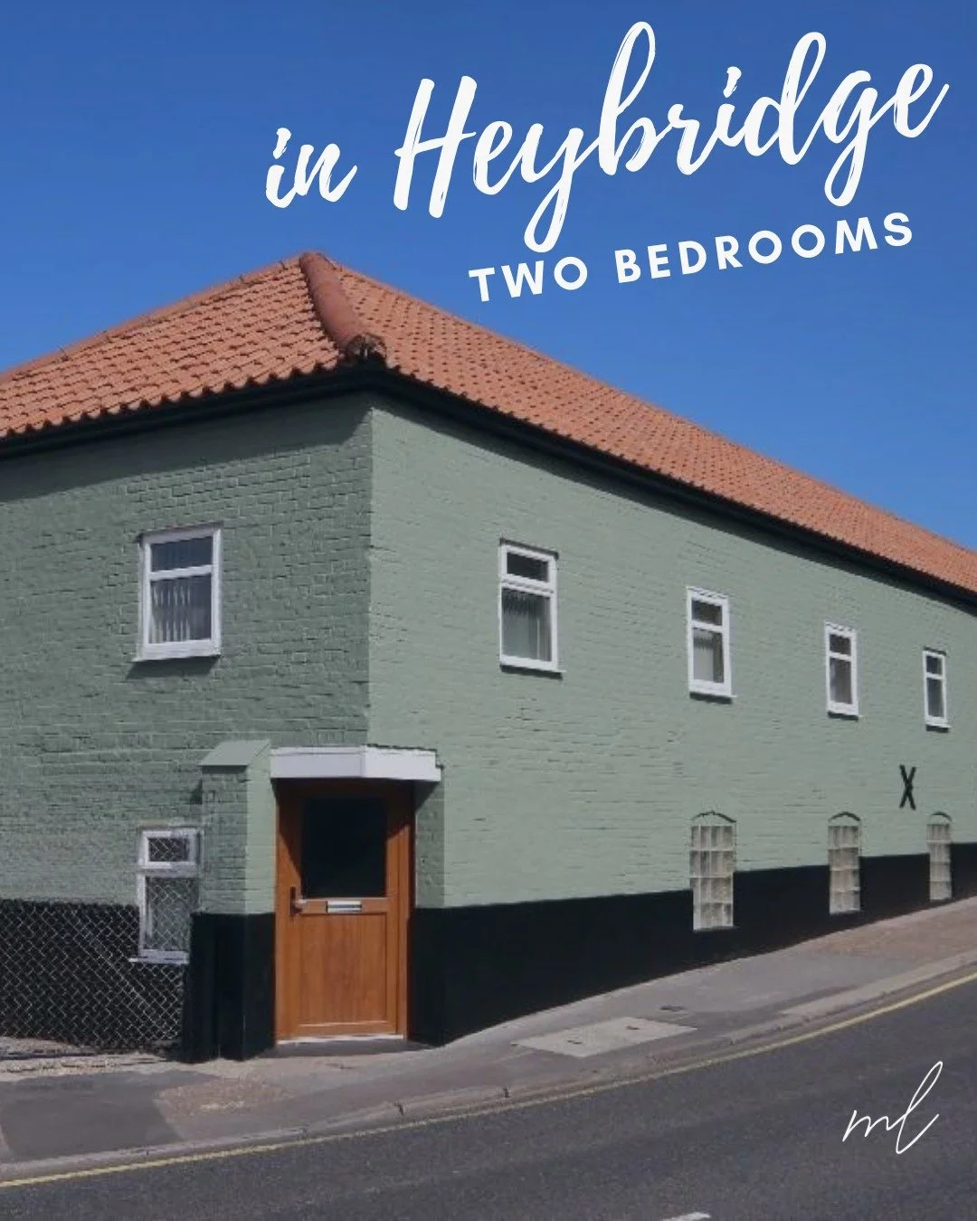 Freshly redecorated two bedroom end terrace house, which is available now. Spacious throughout with an allocated parking space. Click the link in our bio for this property and everything else we have available.