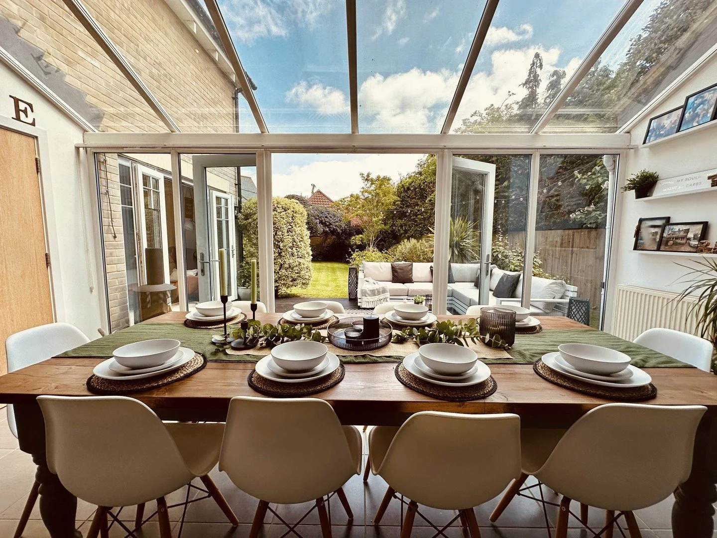 Anyone fancy lunch here? One of our previously let properties that was very popular!