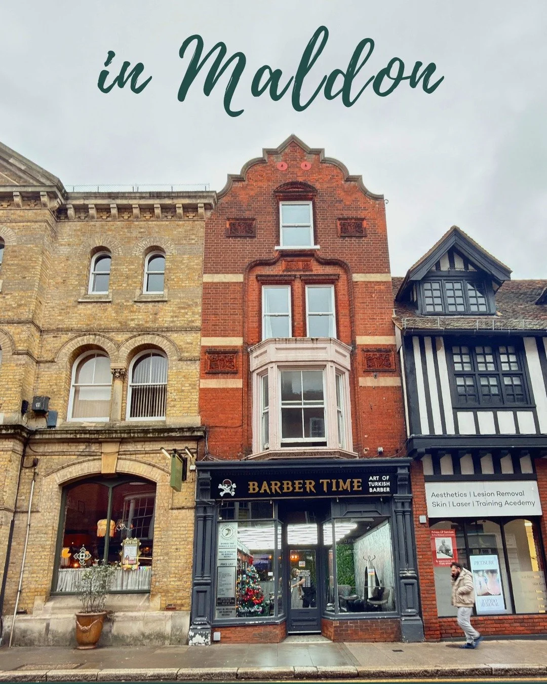 We are delighted to offer to let this recently decorated one bedroom flat located on the High Street in Maldon. The property offers an impressive size accommodation. To arrange a viewing call us on 01621 850145.