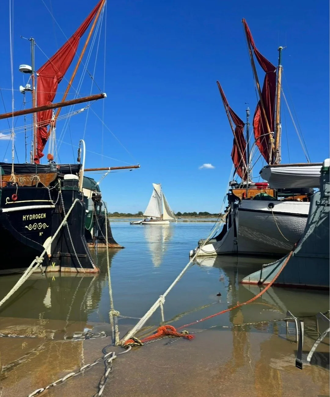 High tide on the quay.

@callyps Credit for the photo.