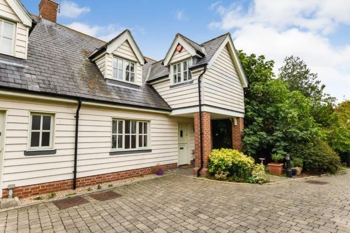 Beautiful exteriors in this area. Maldon really is a lovely place to live!
