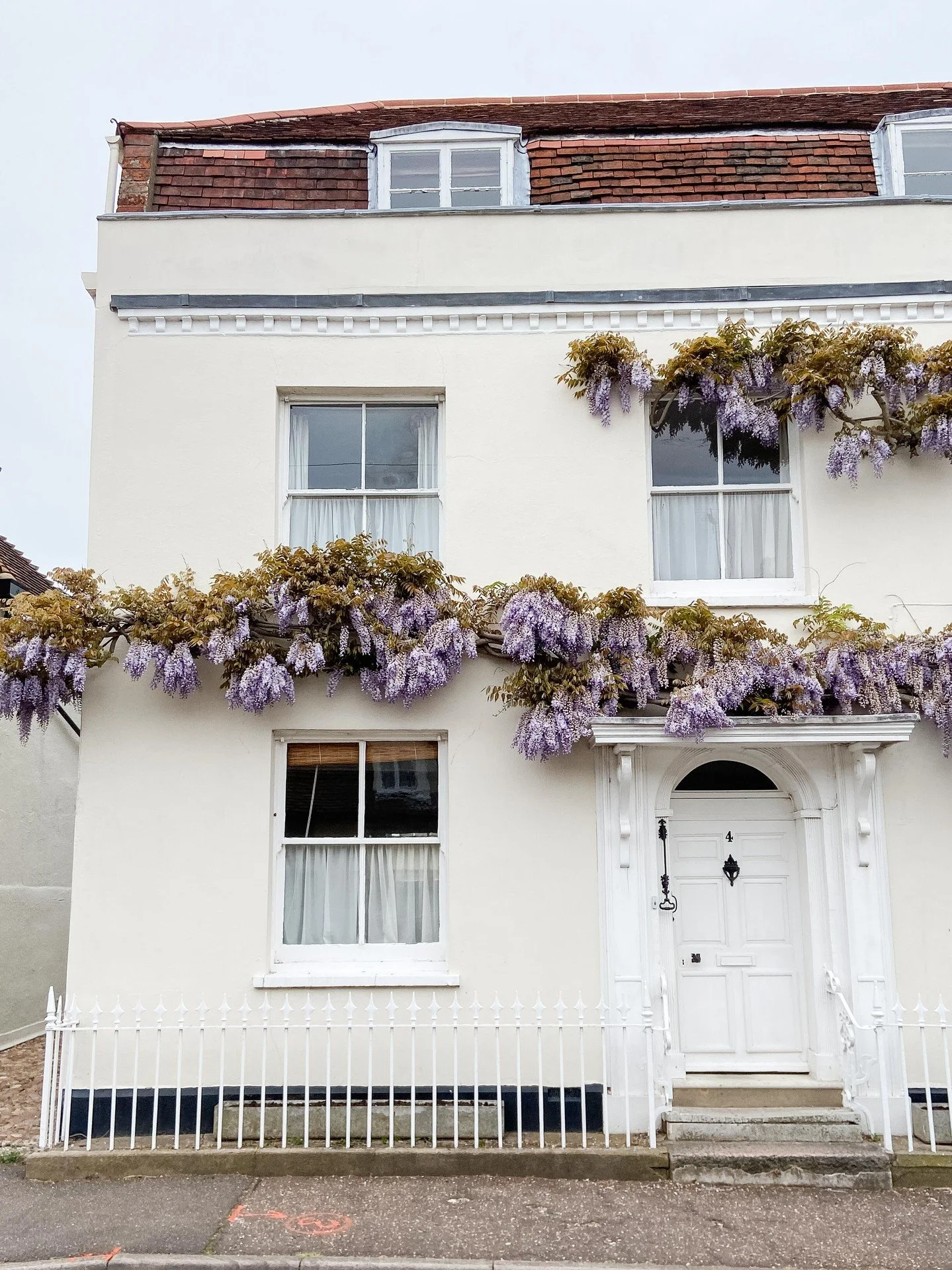 A LITTLE BIT OF MALDON 🏡

One of the things we love about Maldon is the incredible variety of homes and architecture you find tucked away around the town.

From historic buildings and character cottages to more modern homes, every part of Maldon has