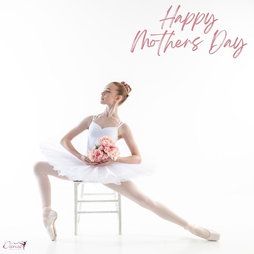 Happy Mother's Day 💐⁠
⁠
@wearmoidancewear Leotard⁠
@studio7dancewear Half Tutu⁠
@energetiks Pointe Shoes⁠
⁠
PHOTOGRAPHER: @yellowwood.photography⁠
#mothersday #ballet #dancewear