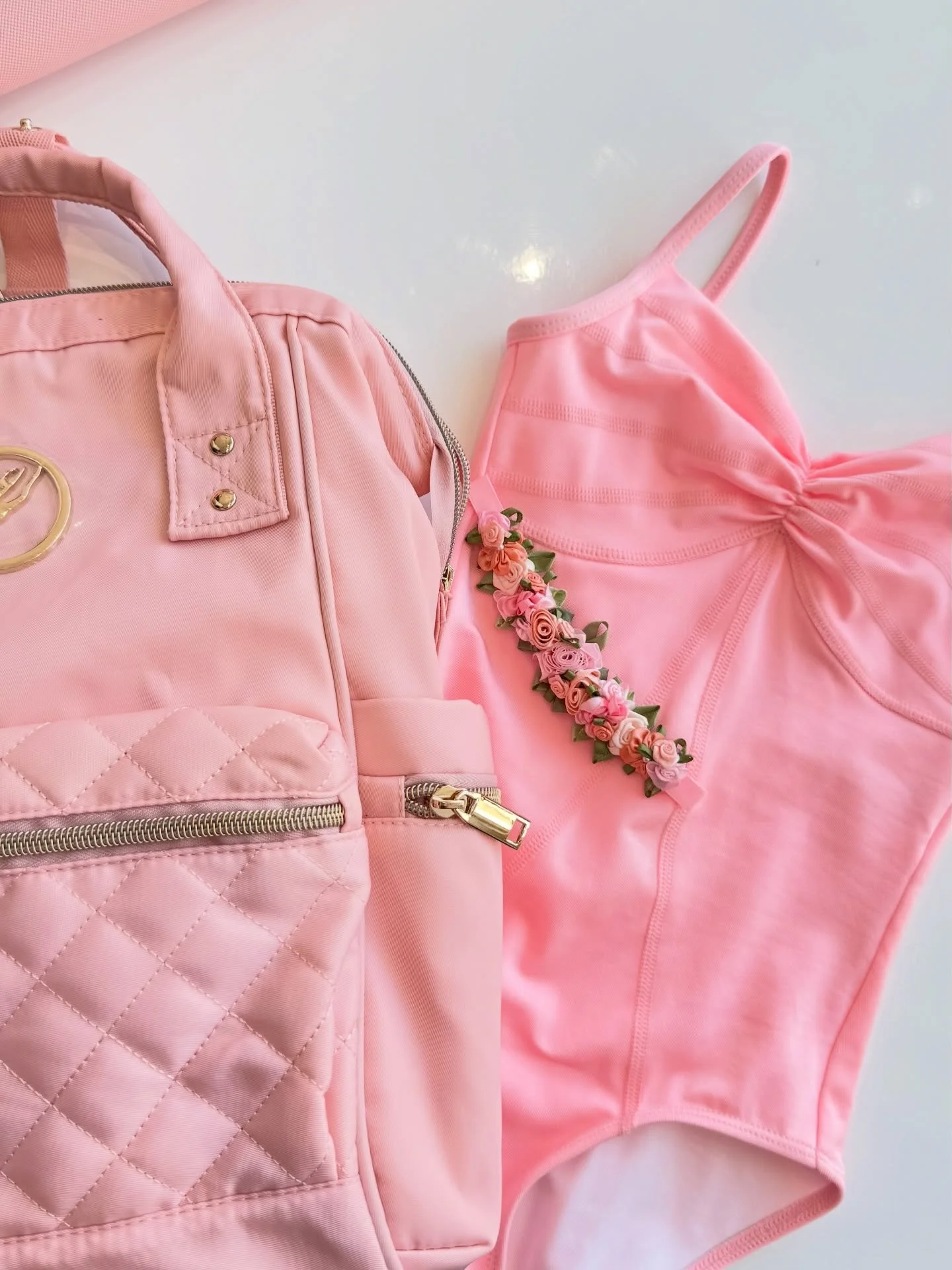 Perfectly curated for a moment in pink 💗
Light, feminine and designed to feel as beautiful as it looks..

Ariel Leotard: @claudiadeancollections 
Hair Piece: @ballerina.bun.blossoms 
Bag: @energetiks