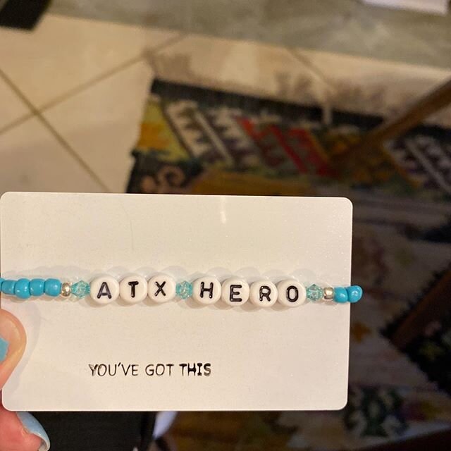 5/15 we delivered ~130 bracelets made by @graziarusk and her friend, Kaye Rogers, to show their appreciation to our #frontlineheroes ❤️ #atxhospitalmeals along with their meals to three hospitals ! @stdavidshealthcare #healthcareheroes #feedingatxher