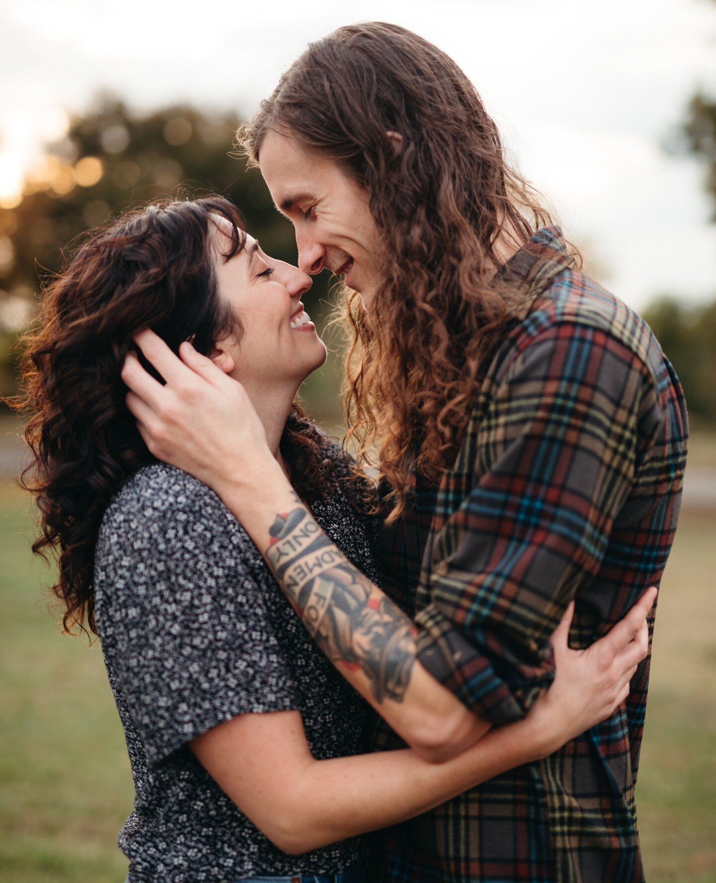 Happy Valentine's day to those who celebrate &hearts;️ We hope you get to snuggle those you love a little closer today!⁠
⁠
#ValentinesDay #Vday #RVA #RichmondPhotographer #QueerPhotographer #RichmondEngagement #InLove #Engagement Photos