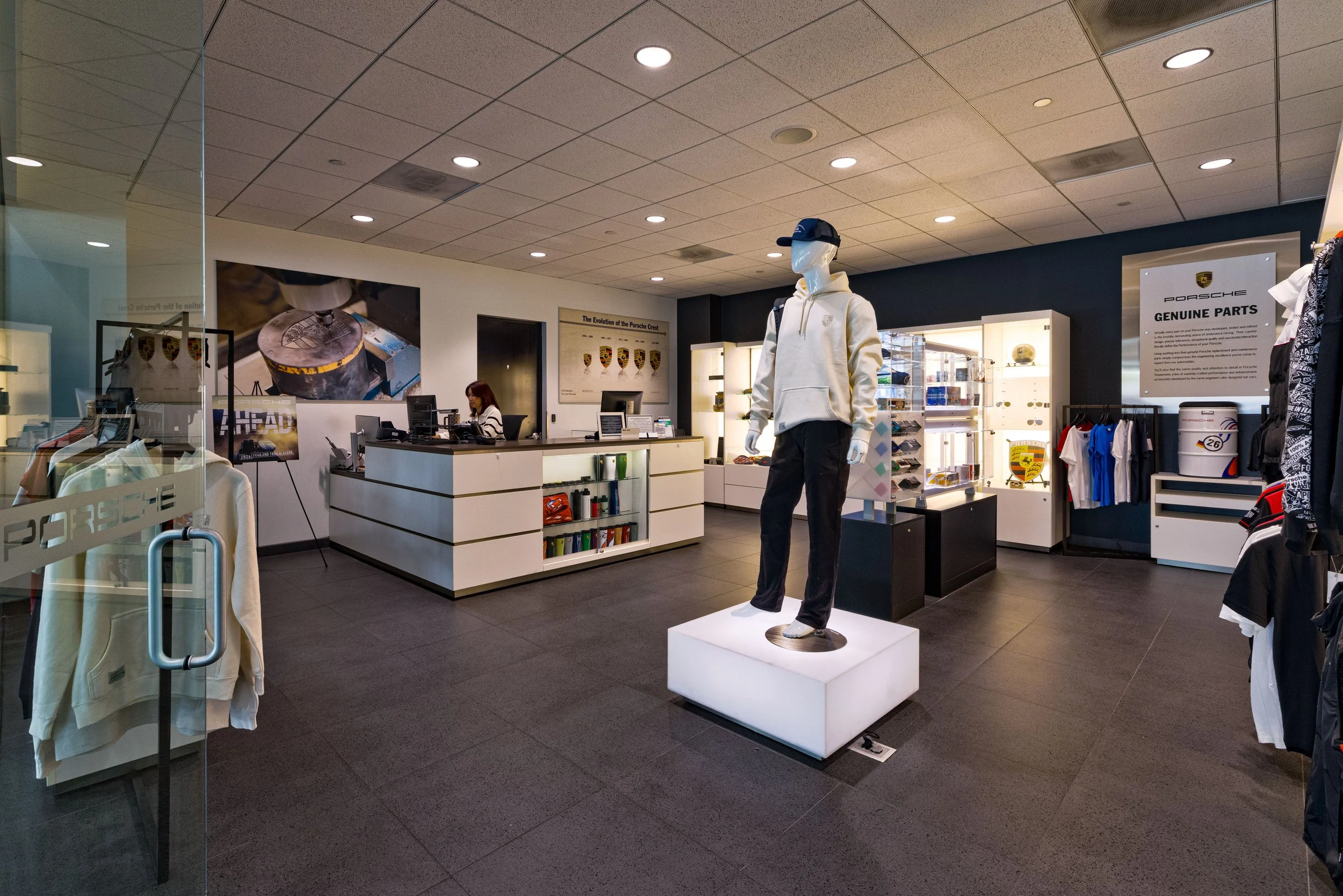 [2025] Porsche RIV_Parts Boutique_01.jpg