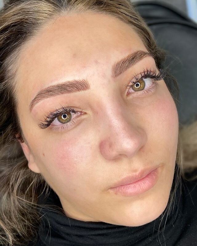 🤤🤤🤤... that&rsquo;s all I really have to say about that. Microblading enhancing the gorgeous face of yet another absolute babe!