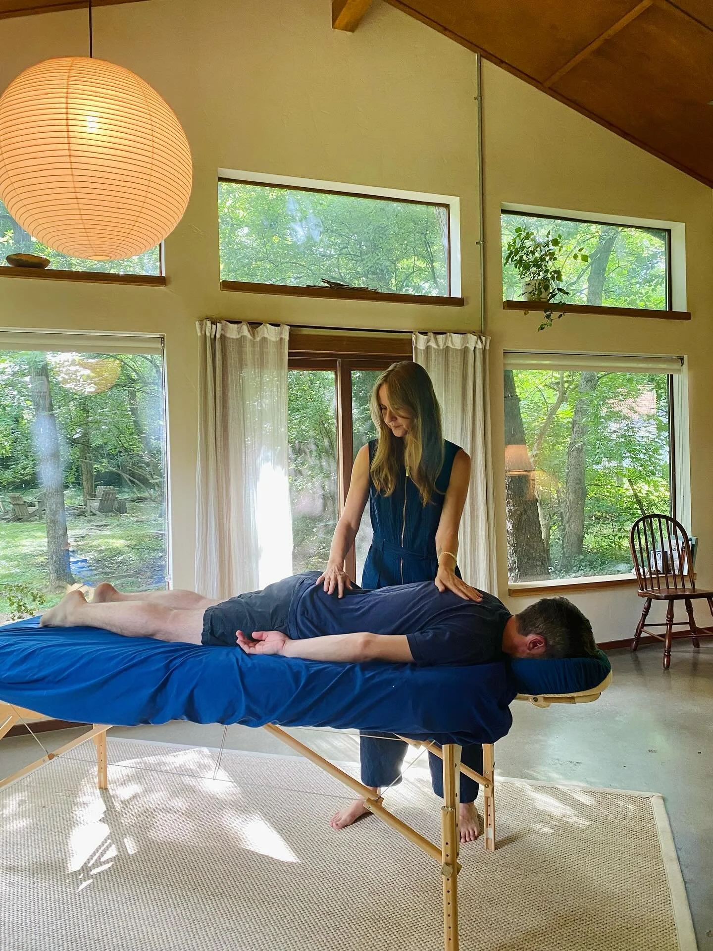 ✨When working with the nervous system, less is more. If things move too fast or there is any forcing, we run the risk of our bodies going back into protection mode. 

So the goal is not for the treatment to come barrelling towards the body, but for t