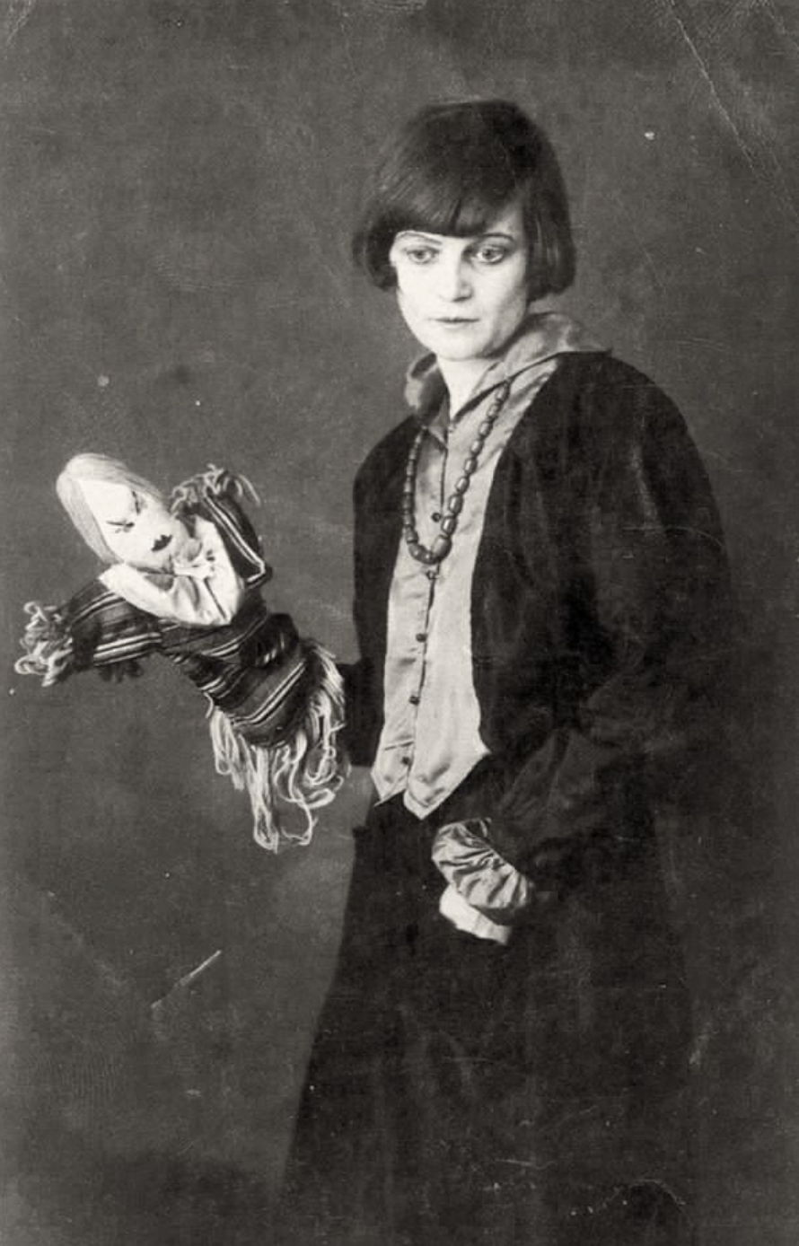 Emmy Hennings and puppet, Zurich, 1917.