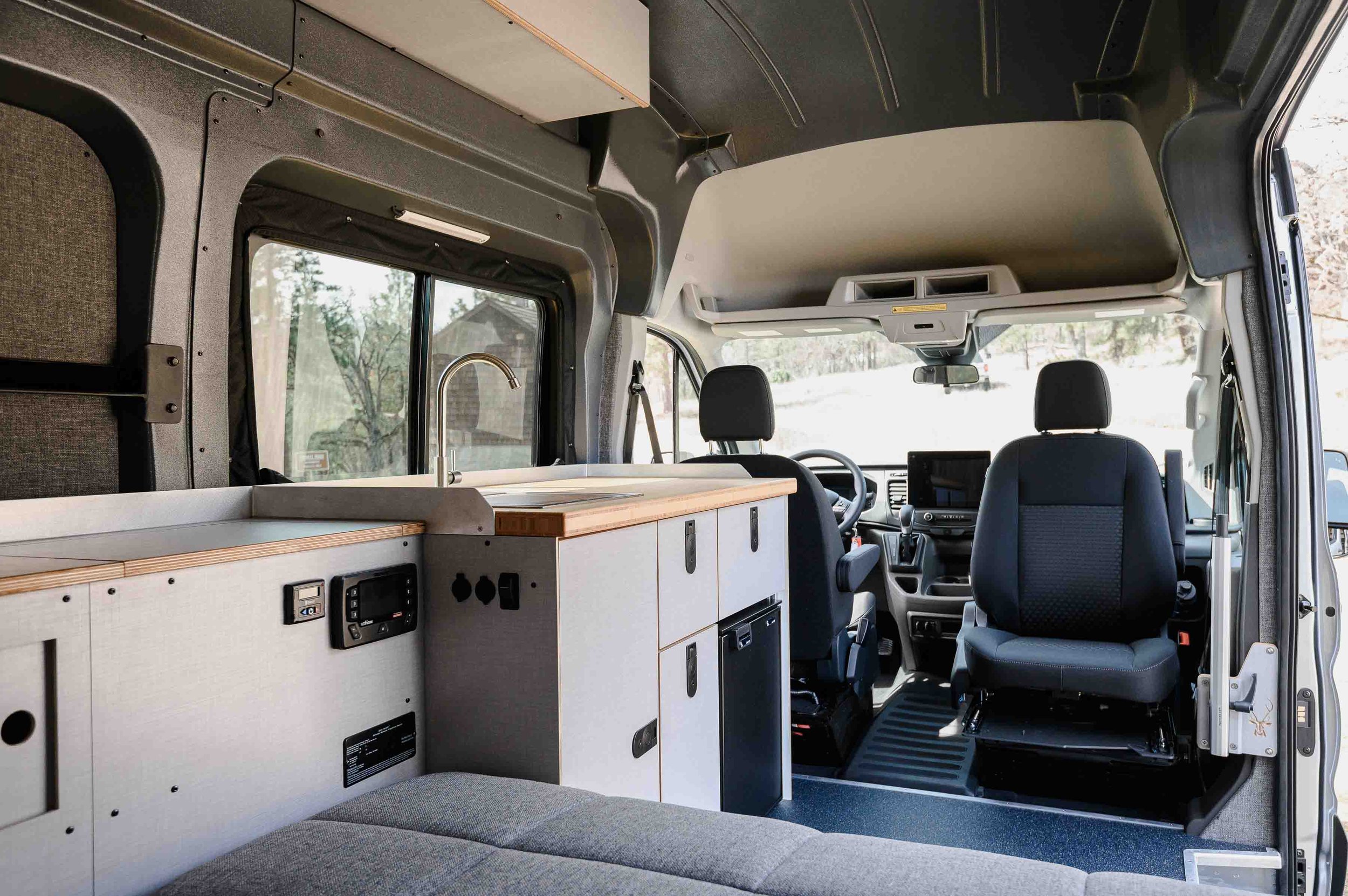 axis-vehicles-outfitters_ford-transit_230405_LR-60.jpg