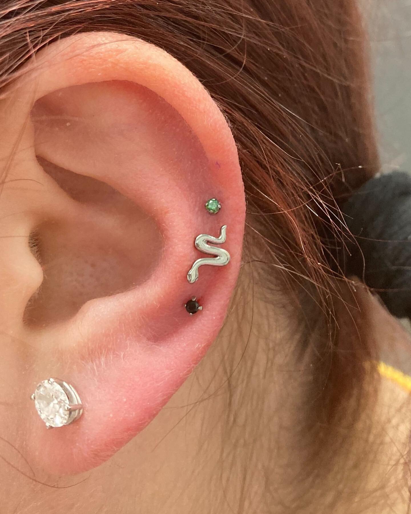 Client chose one of our curated sets the other day!⚫ 🐍 🟢 Book online or click book now in bio! Don&rsquo;t forget to enter to win a $200 gift certificate good towards piercings or tattoos in our spooktober pumpkin carving contest! 

#salemoregon #s