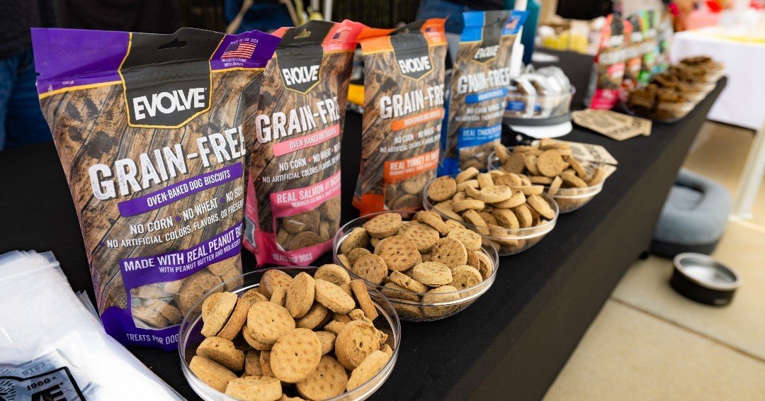 We have such a variety of treats that we can fill a whole buffet! And that's not even all of them!! To see all the kinds of yummy treats you can get for your pup shop our Insta Shop, link in bio or shop our website here 🐾🐶 https://evolvepetfood.com