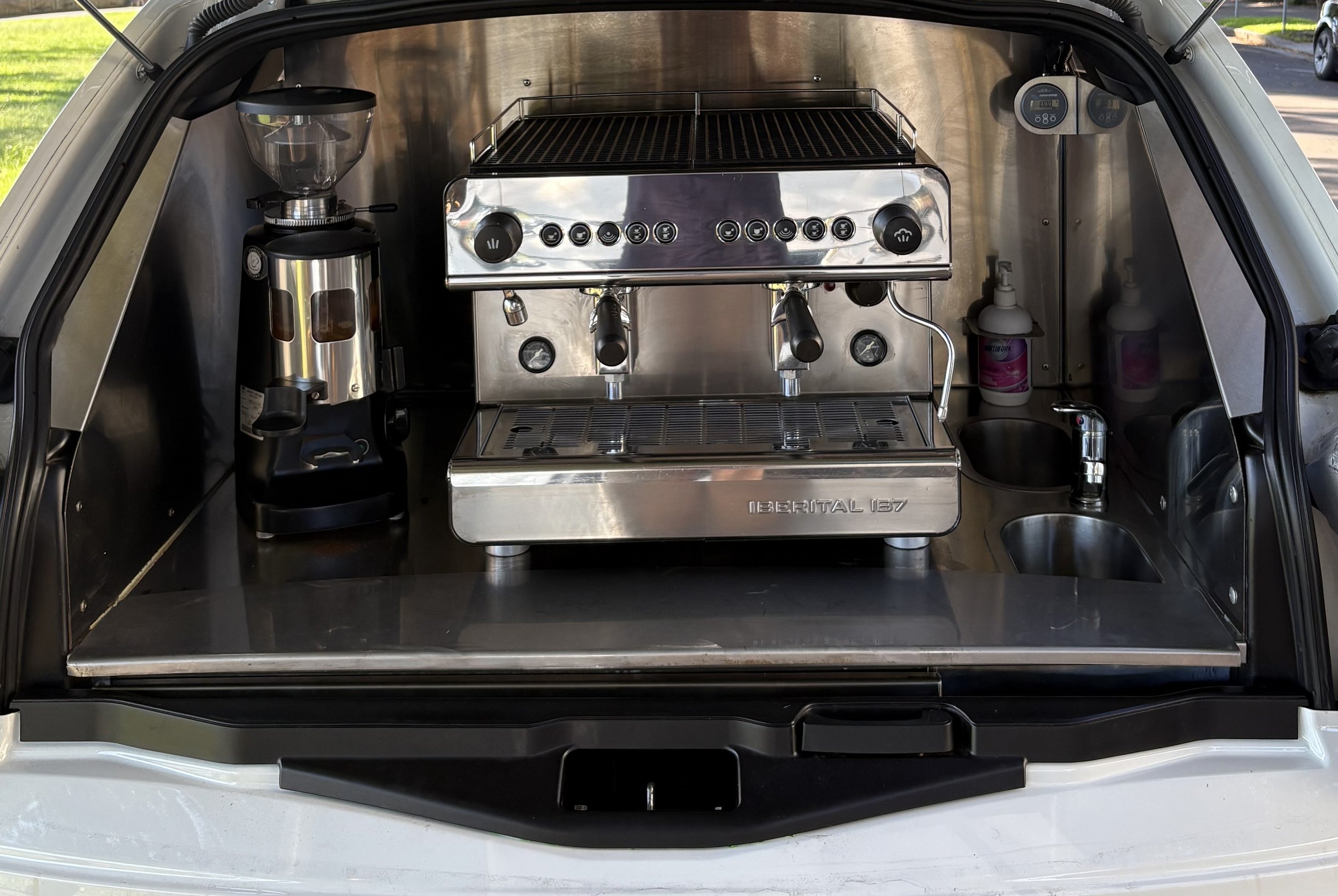 Grinder, machine & sink-Adam Gough Ref NSW 110.jpg