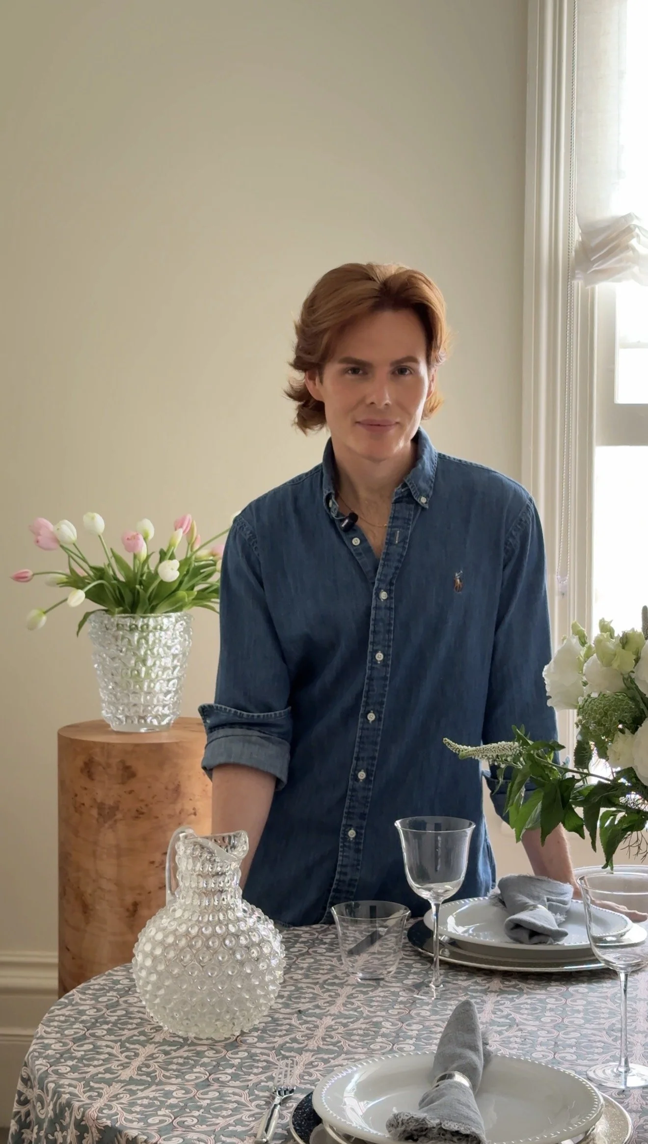The Chic Host Checklist: How to Host Properly Without Making Everyone Nervous